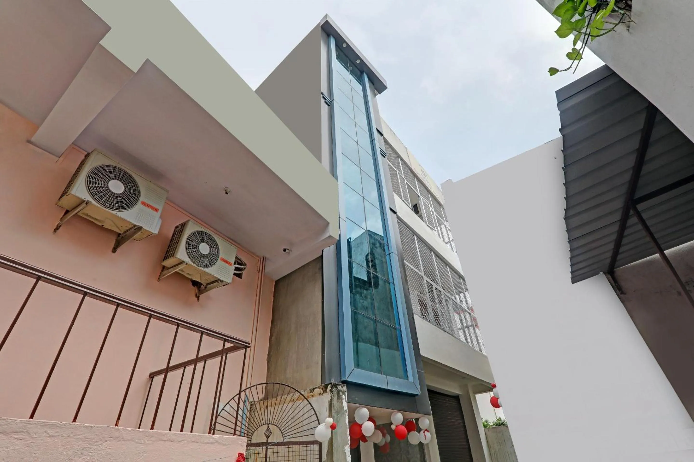 Facade/entrance in Hotel O by OYO Sparrow Nest