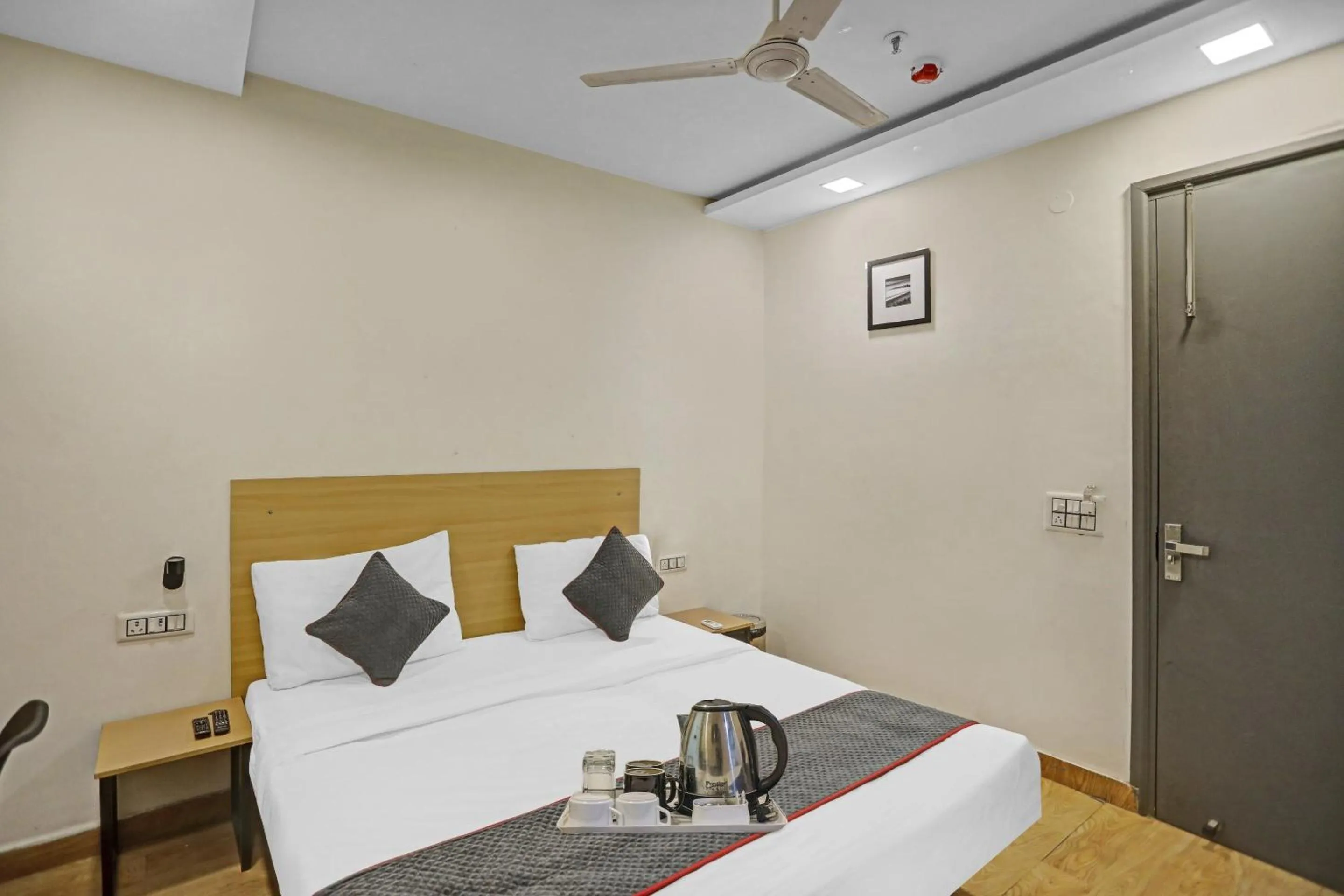 Lobby or reception, Bed in Super Townhouse Mannat Rohini 16