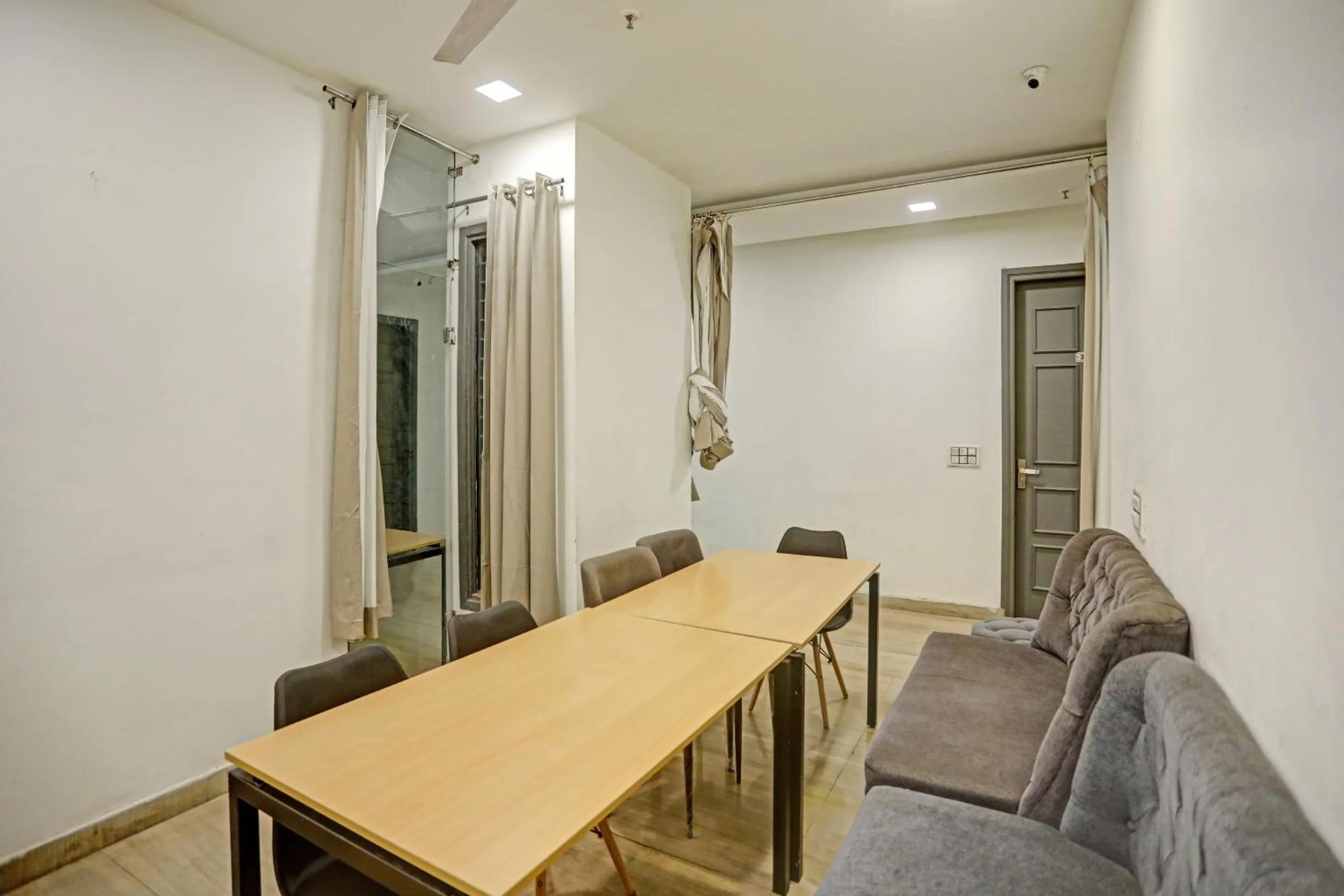 Lobby or reception in Super Townhouse Mannat Rohini 16