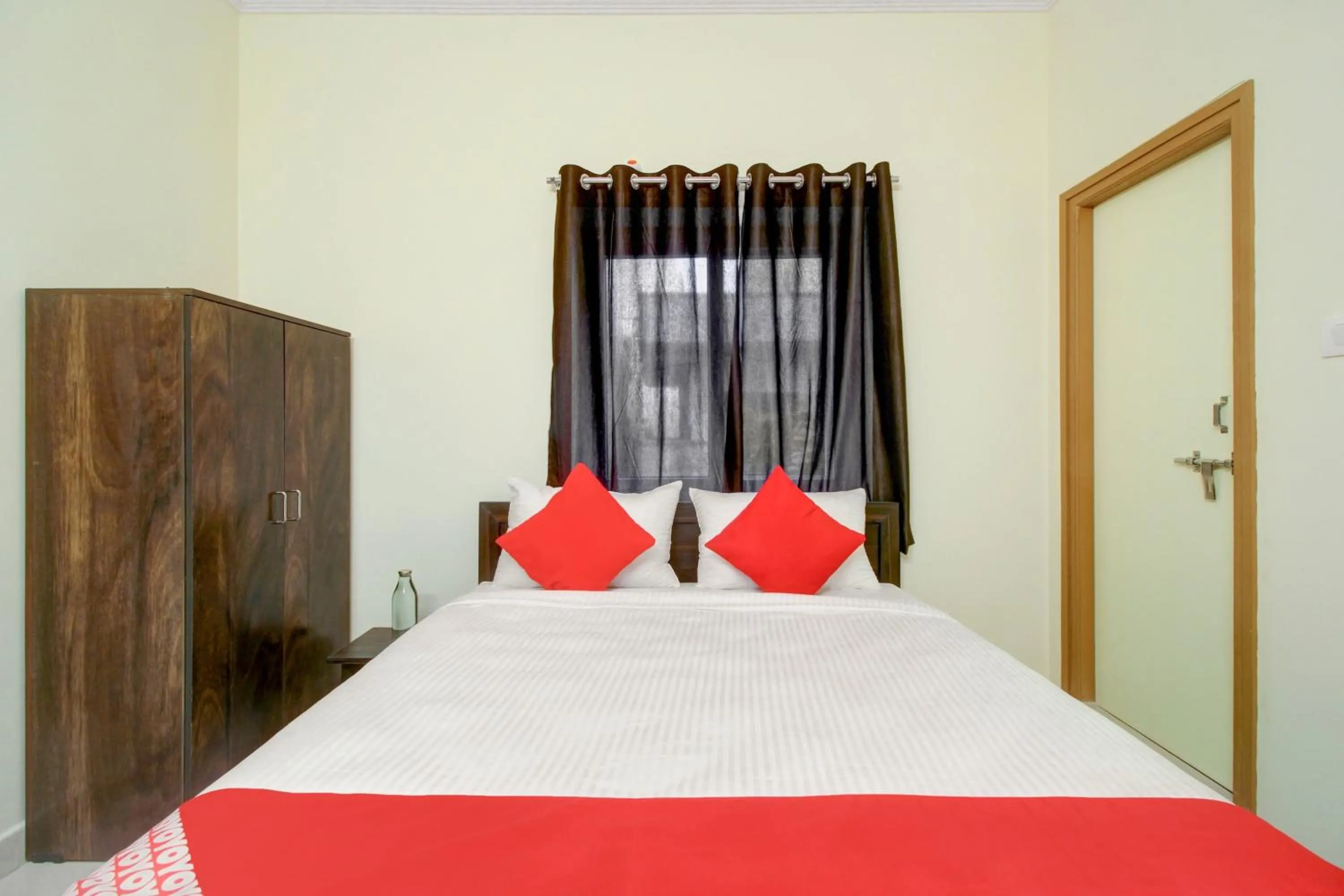 Bedroom in Hotel O Holiday