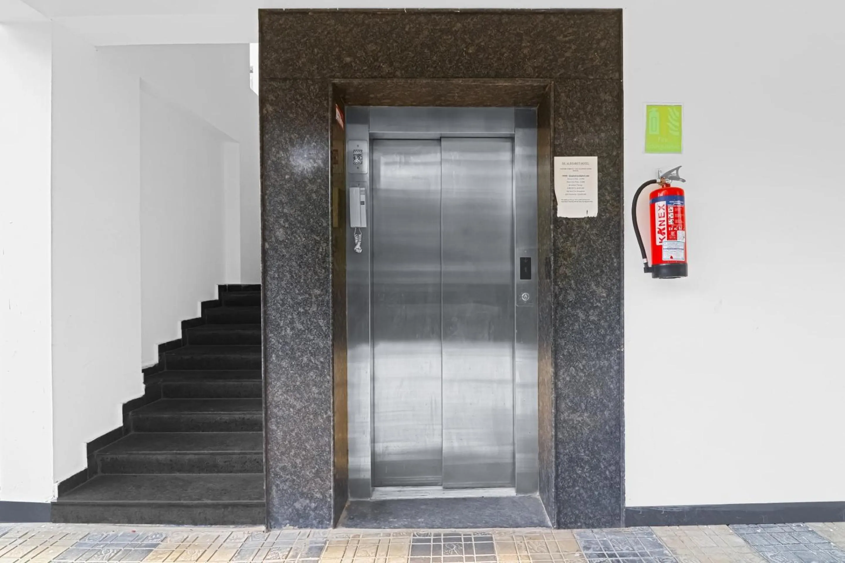 Lobby or reception in Townhouse De Alphabet