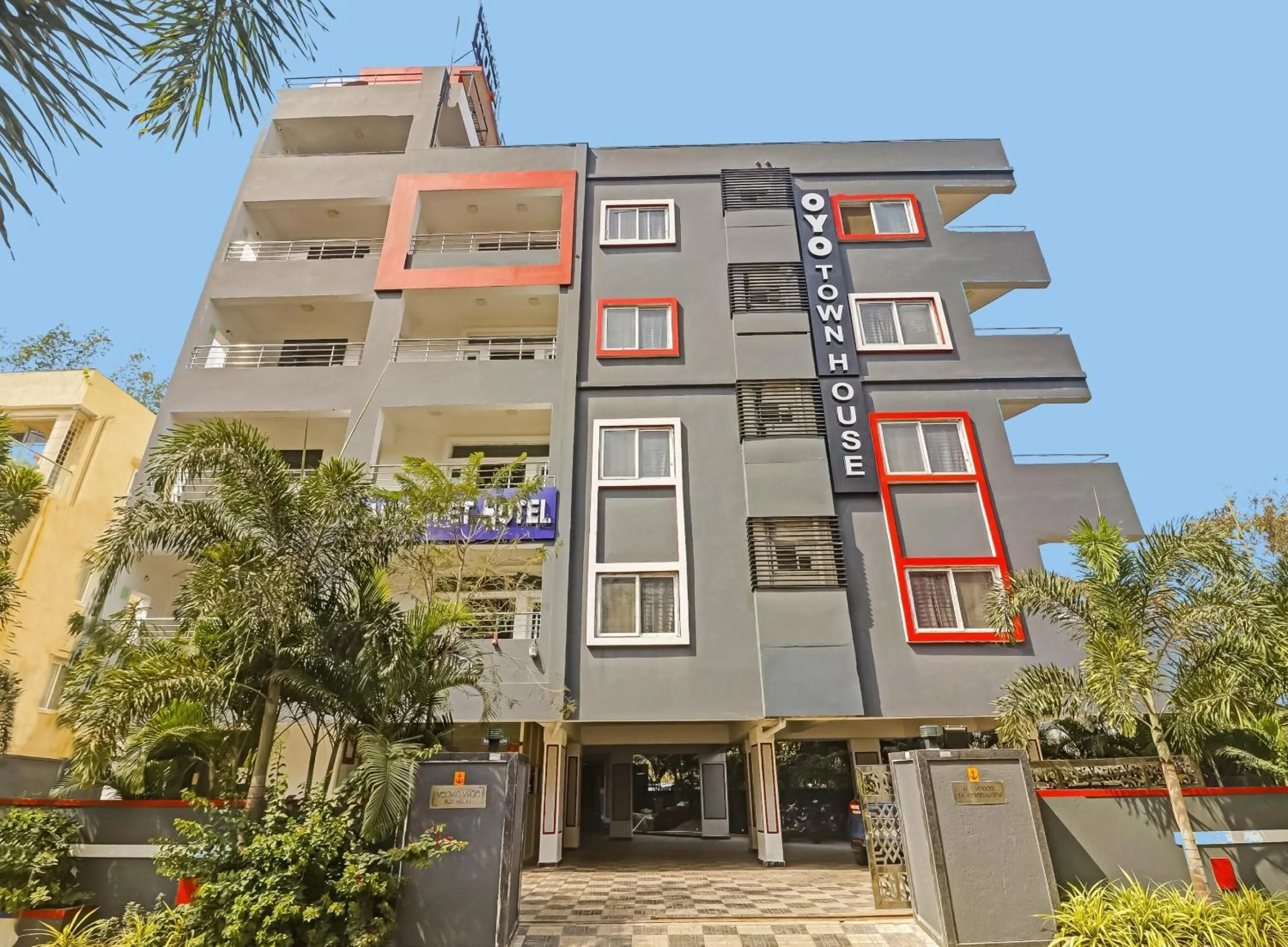 Facade/entrance in Townhouse De Alphabet