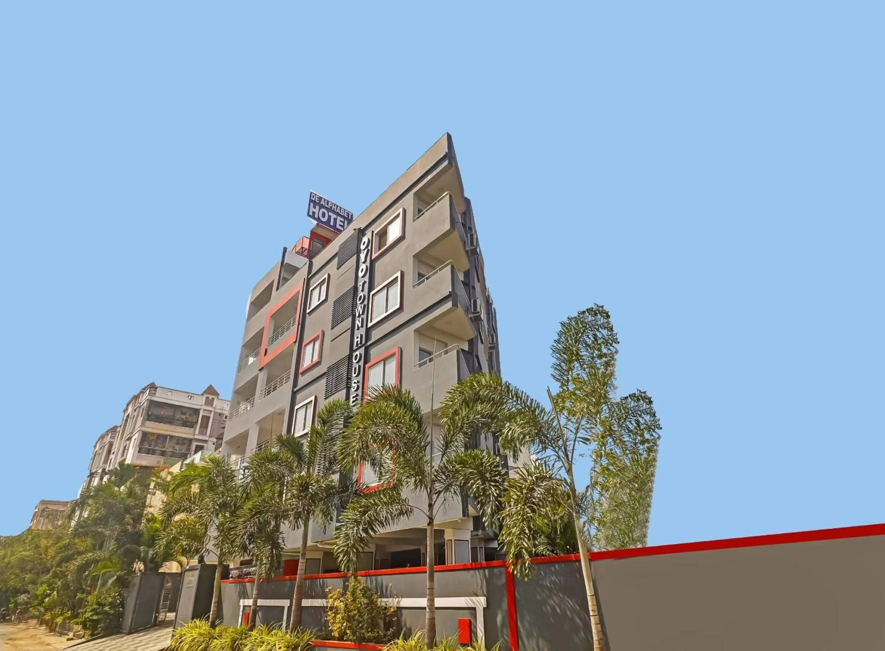 Facade/entrance in Townhouse De Alphabet