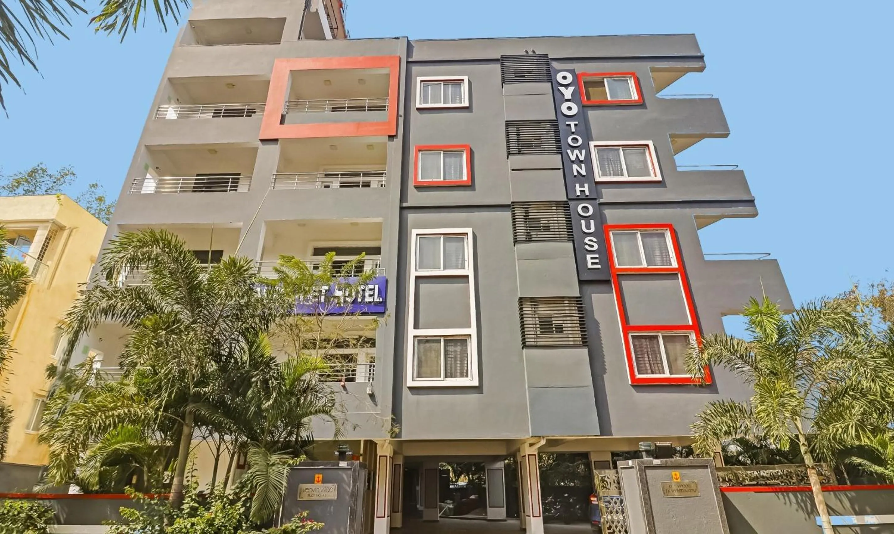 Facade/entrance in Townhouse De Alphabet