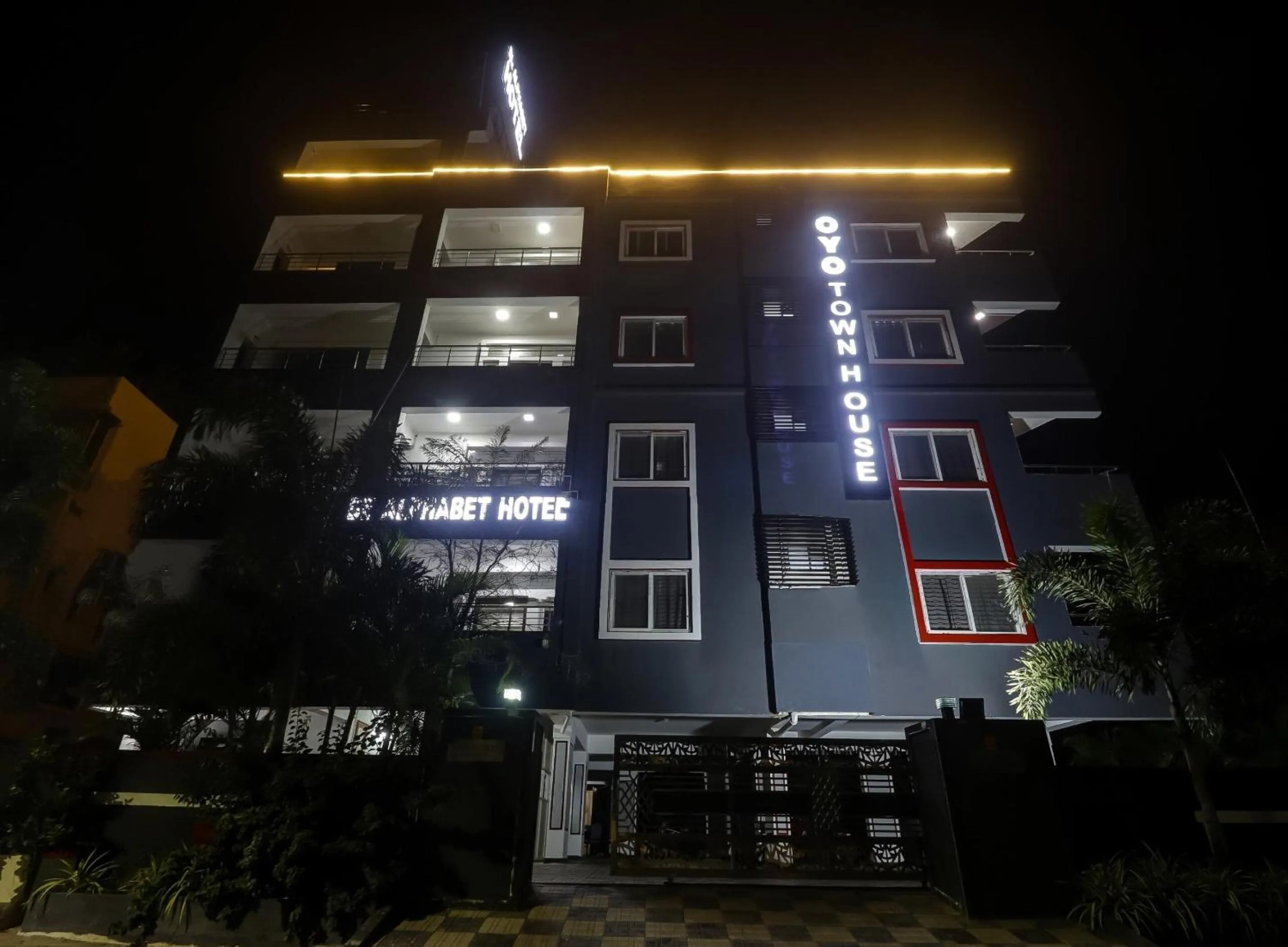 Facade/entrance in Townhouse De Alphabet