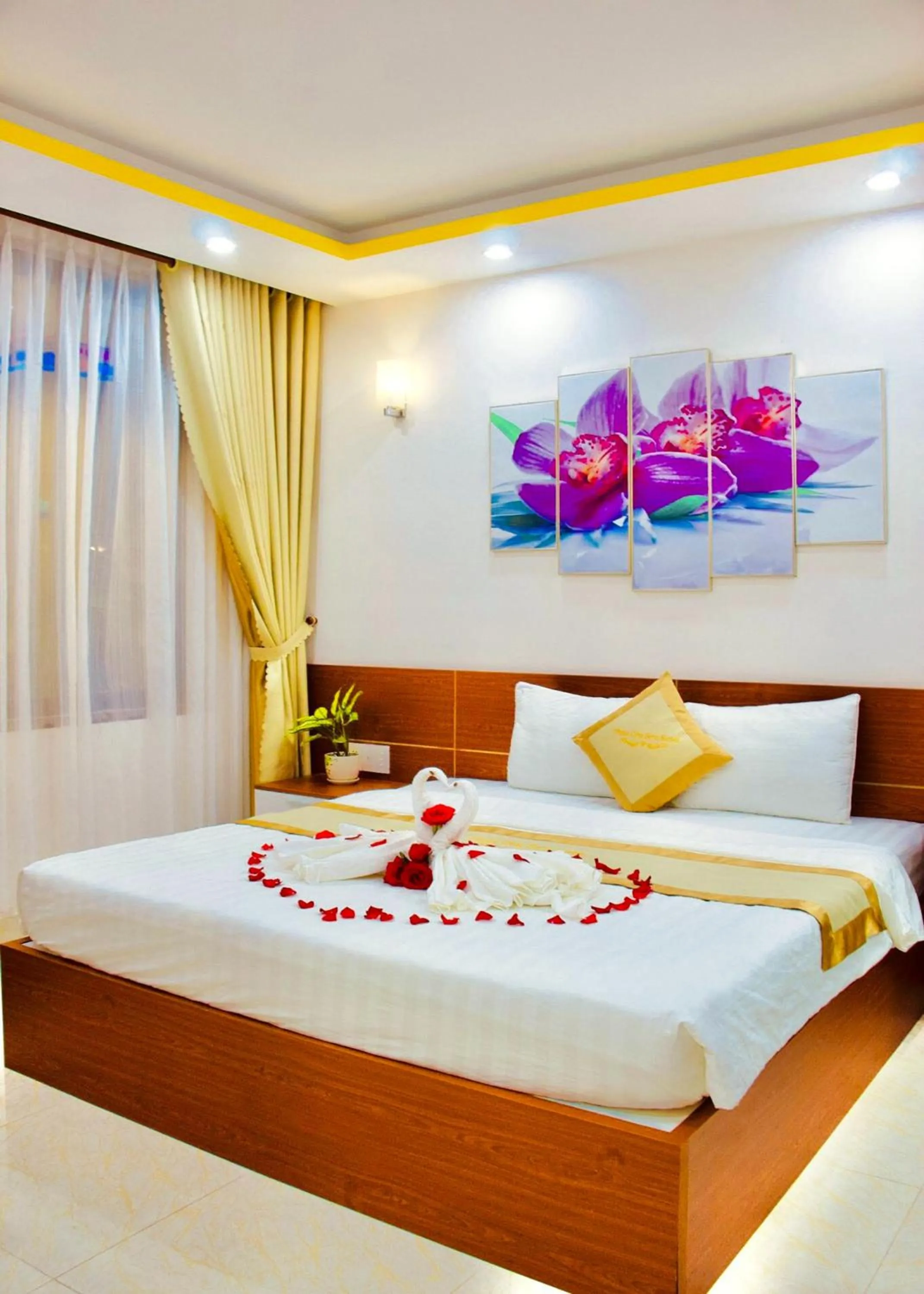 Bed in Phuc Con Son Hotel