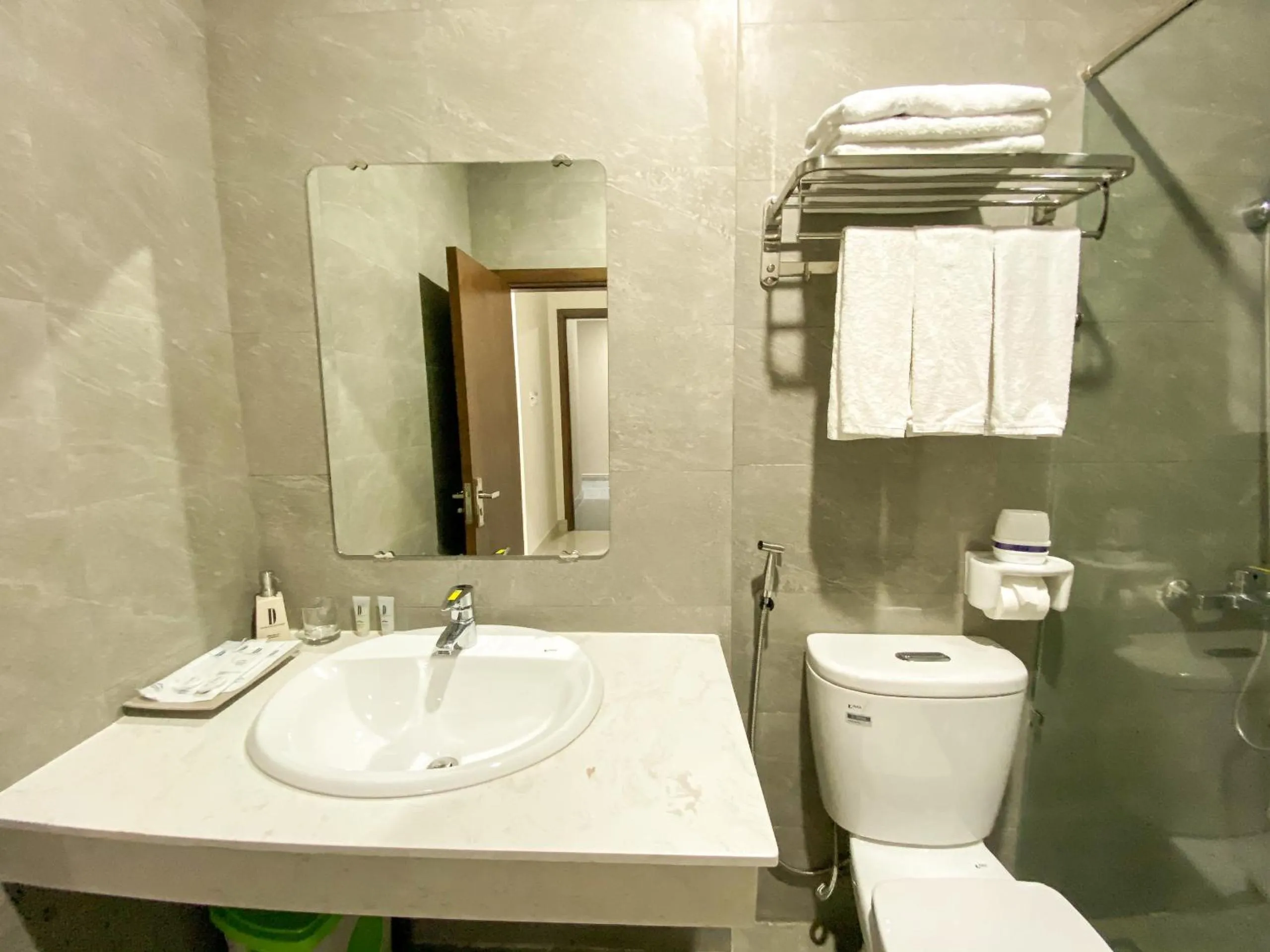 Bathroom in Duong Chau Boutique