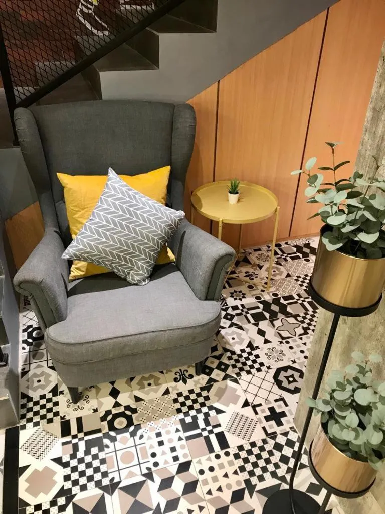 Seating area in Nine Hotel