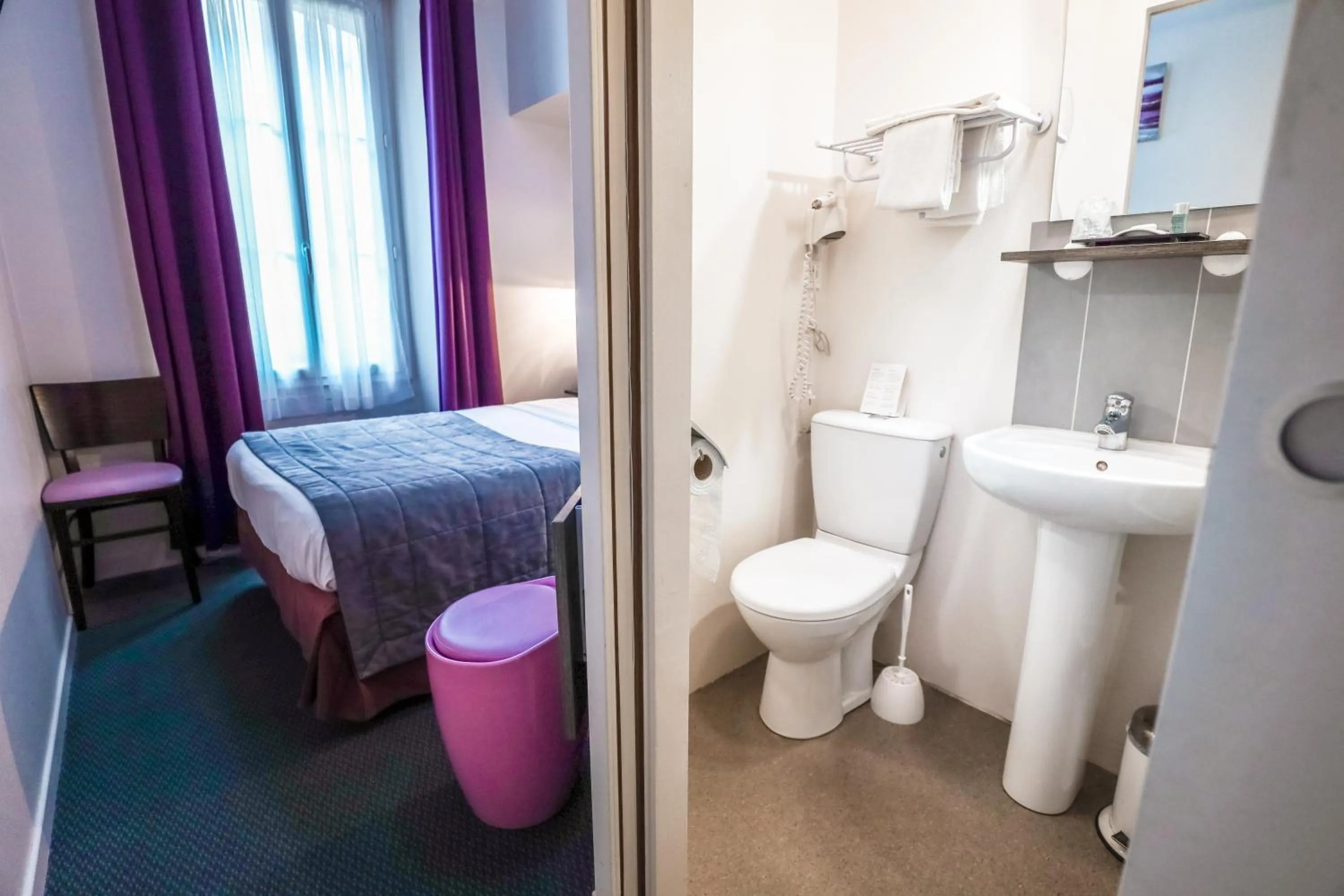 Bedroom in Hotel De La TA