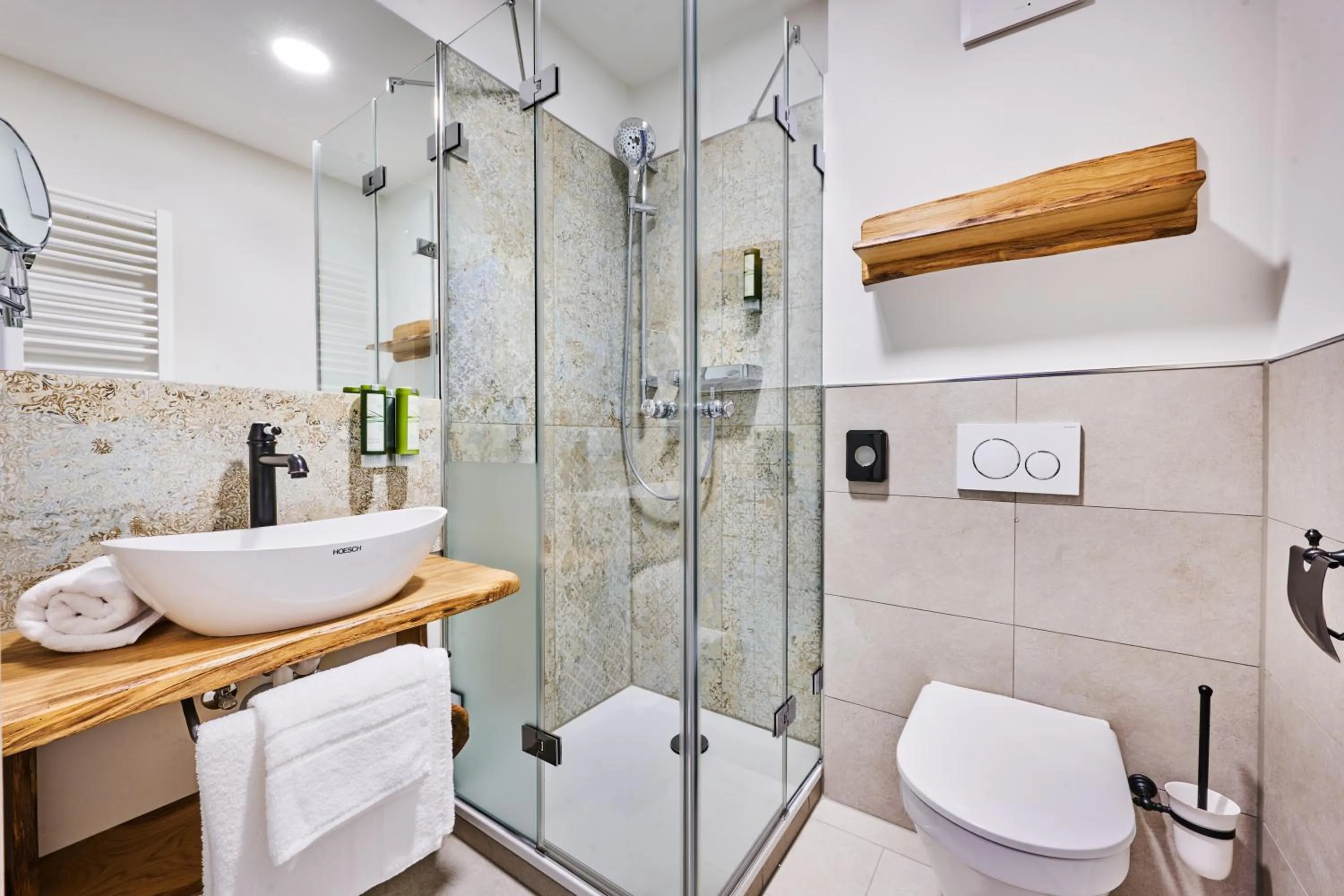 Shower in Hotel Zur Post Altötting