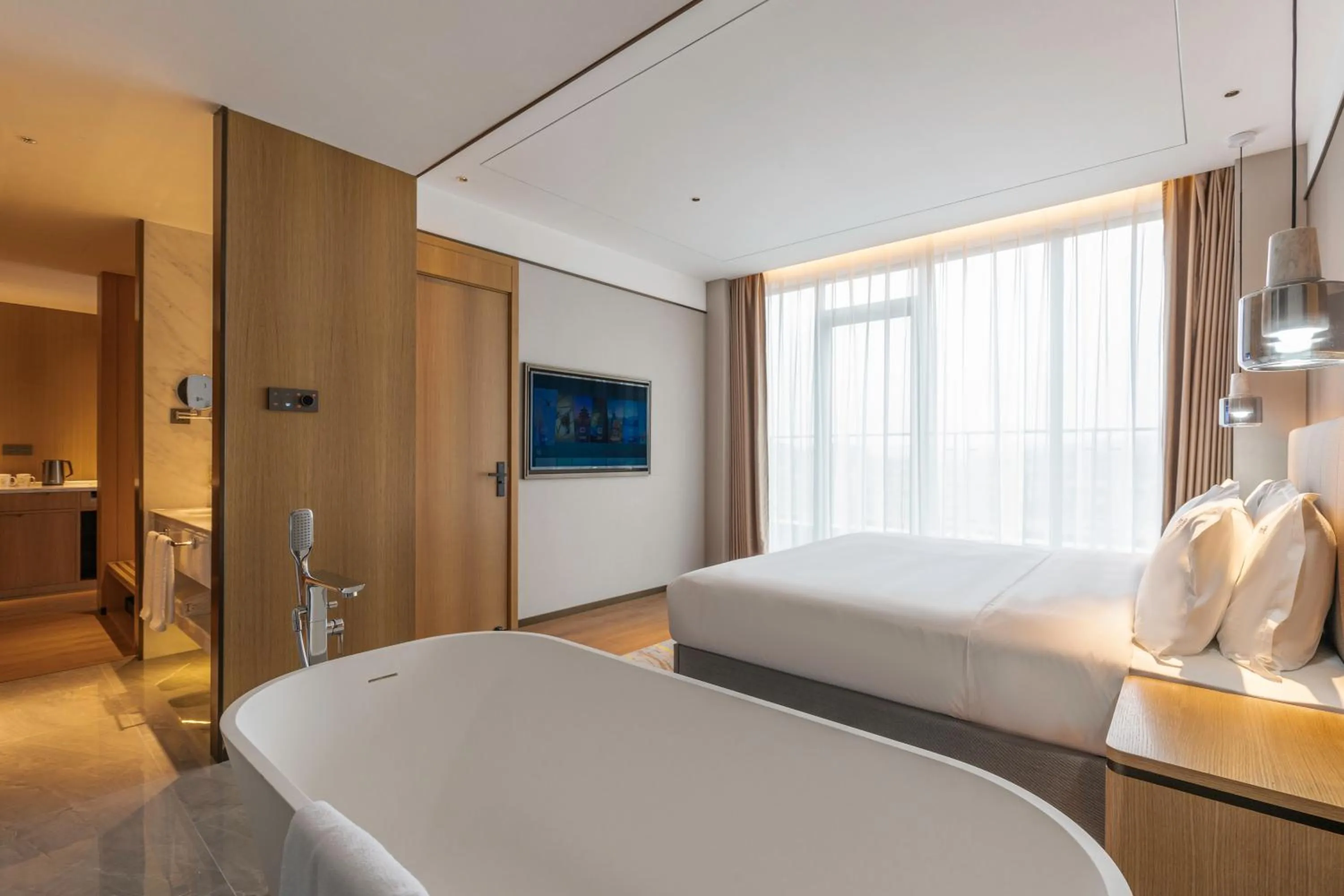 Bedroom, Bed in Holiday Inn One Thousand Island Lake by IHG