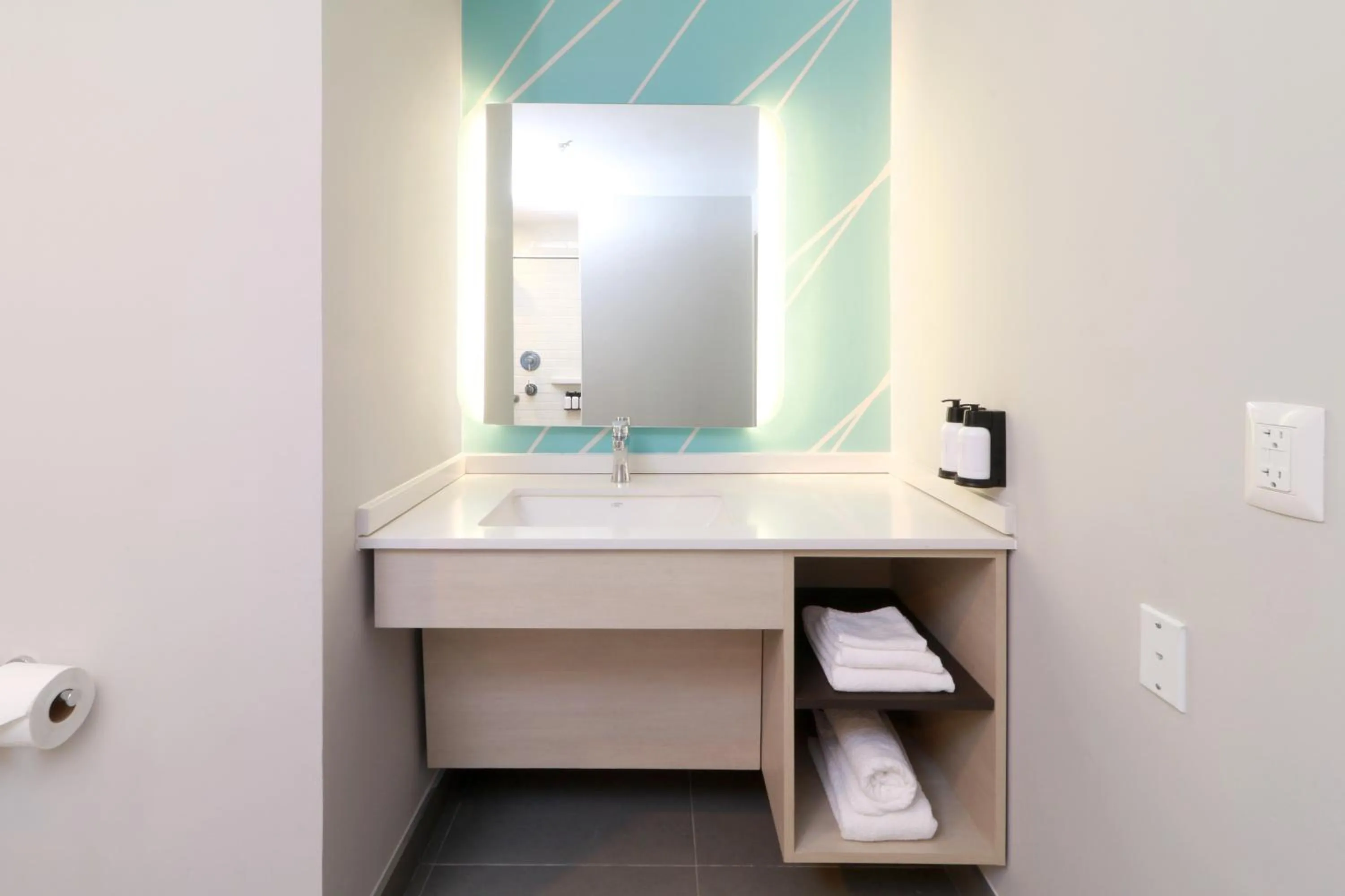 Bathroom in avid hotels - Tijuana - Otay by IHG