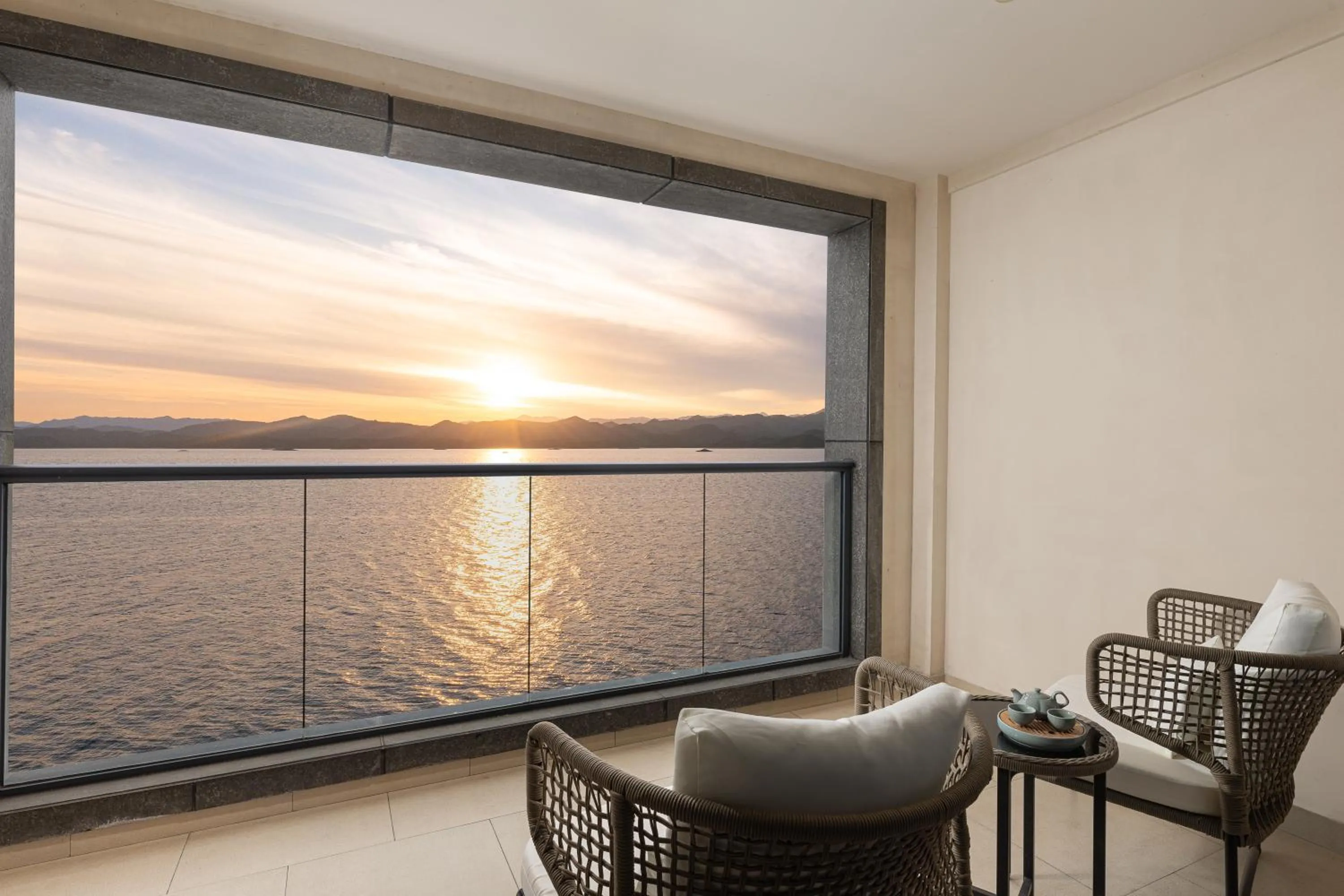 Balcony/Terrace in voco Thousand Island Lake by IHG