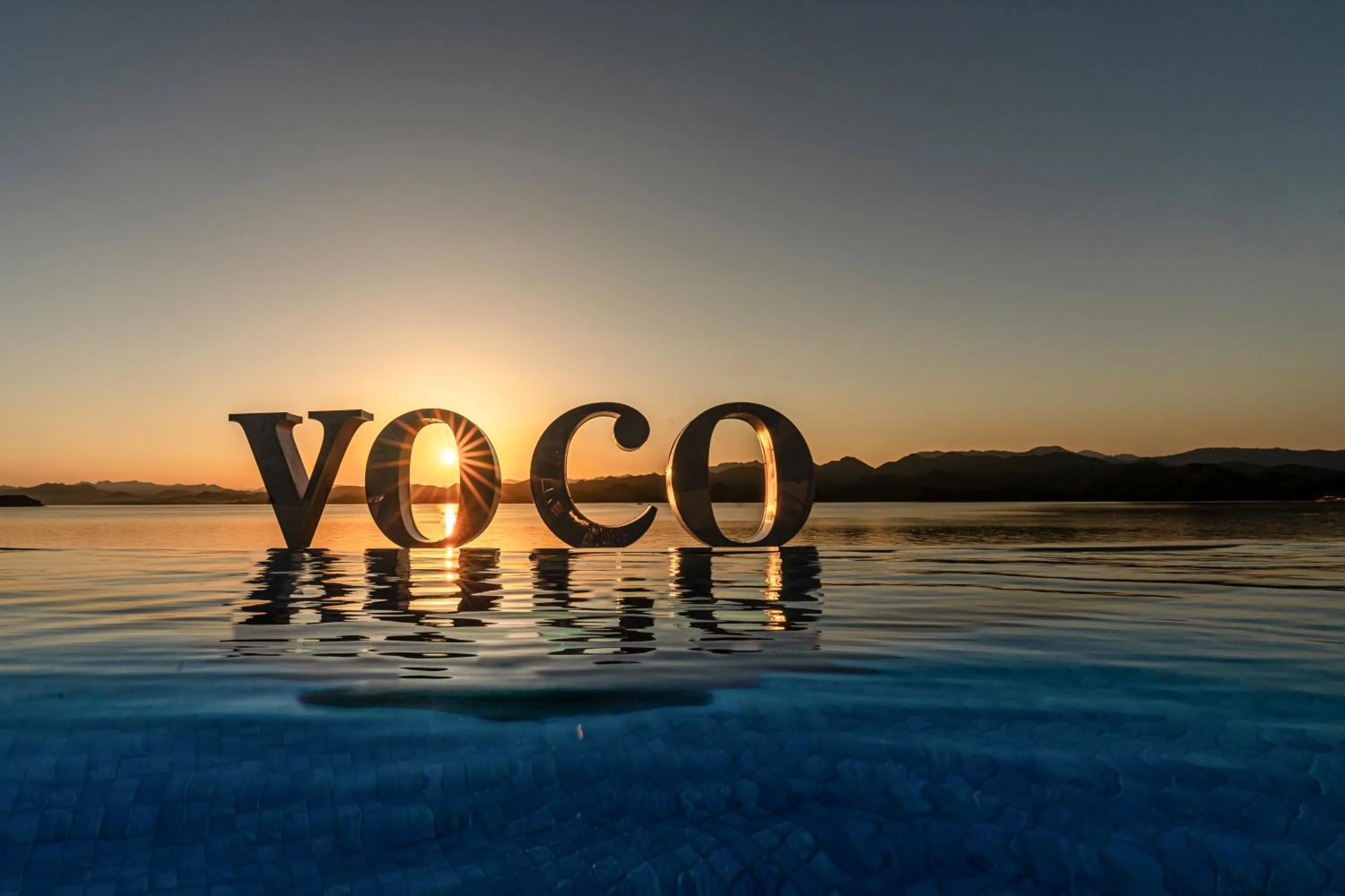 Swimming pool in voco Thousand Island Lake by IHG