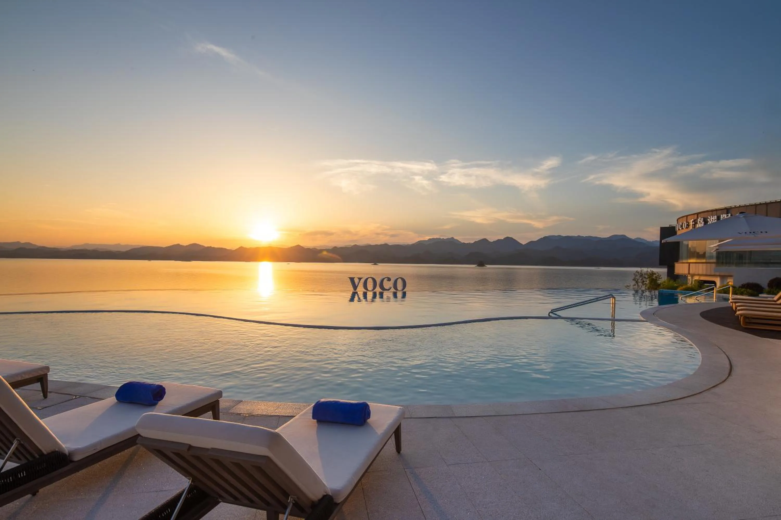 Swimming pool in voco Thousand Island Lake by IHG