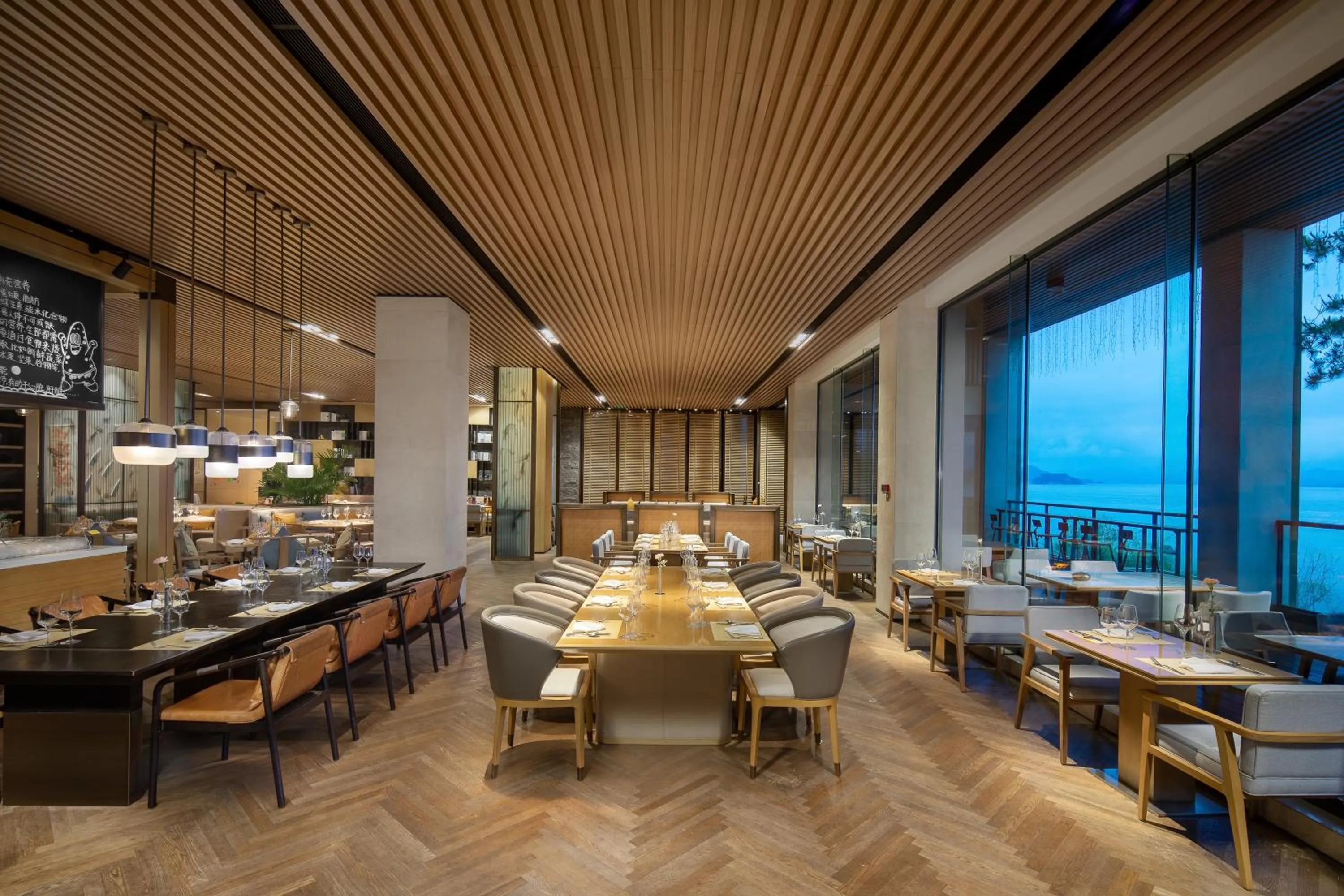 Restaurant/places to eat in voco Thousand Island Lake by IHG