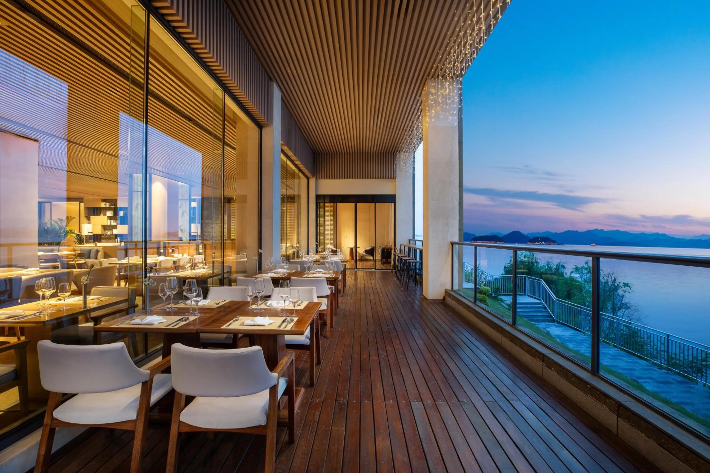 Restaurant/places to eat in voco Thousand Island Lake by IHG