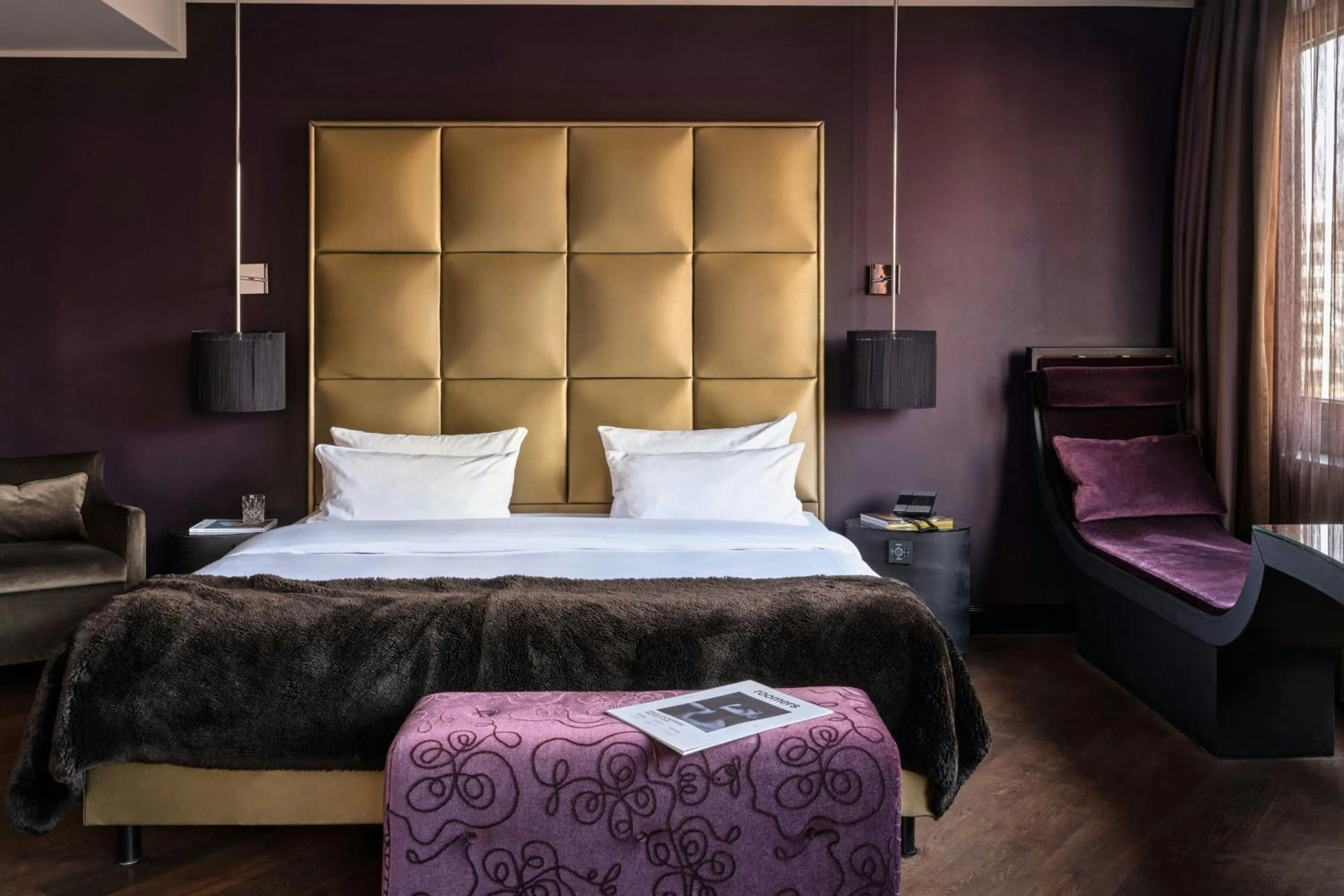 Photo of the whole room, Bed in Roomers Frankfurt Central, Autograph Collection