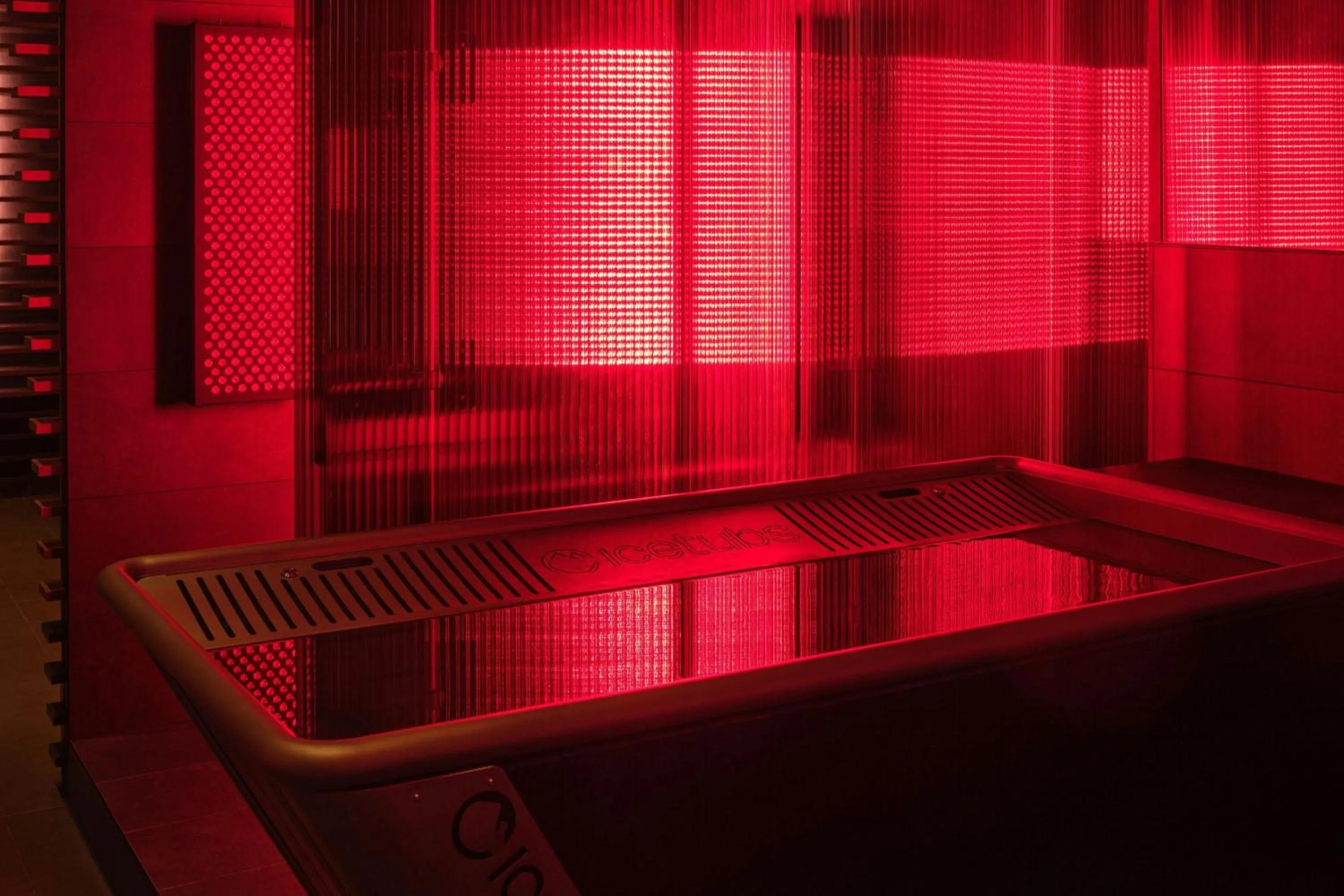 Spa and wellness centre/facilities in Roomers Frankfurt Central, Autograph Collection