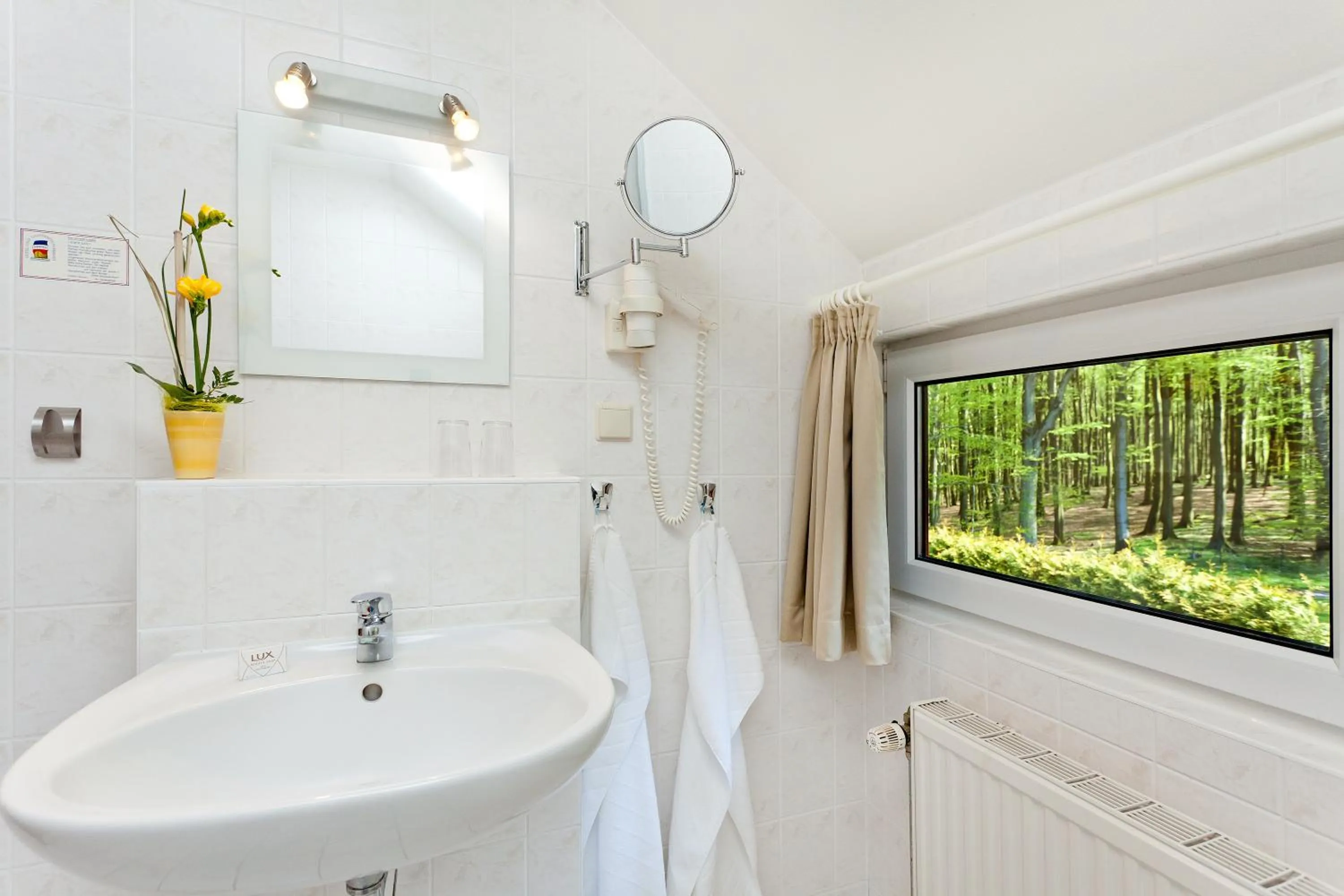 Bathroom in Restaurant & Hotel Baumhaus Hagen