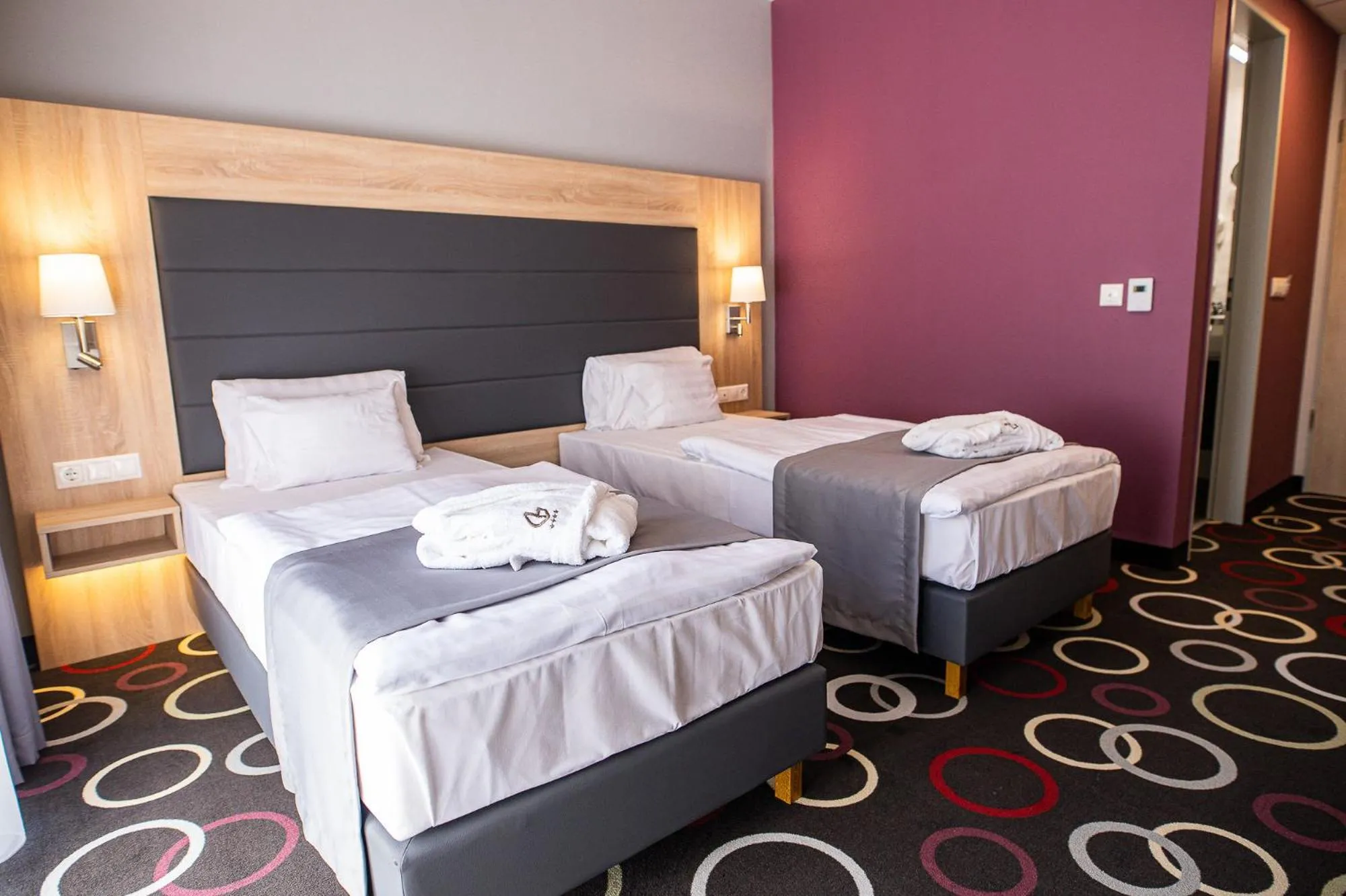 Photo of the whole room, Bed in Garden Hotel Wellness és Konferencia