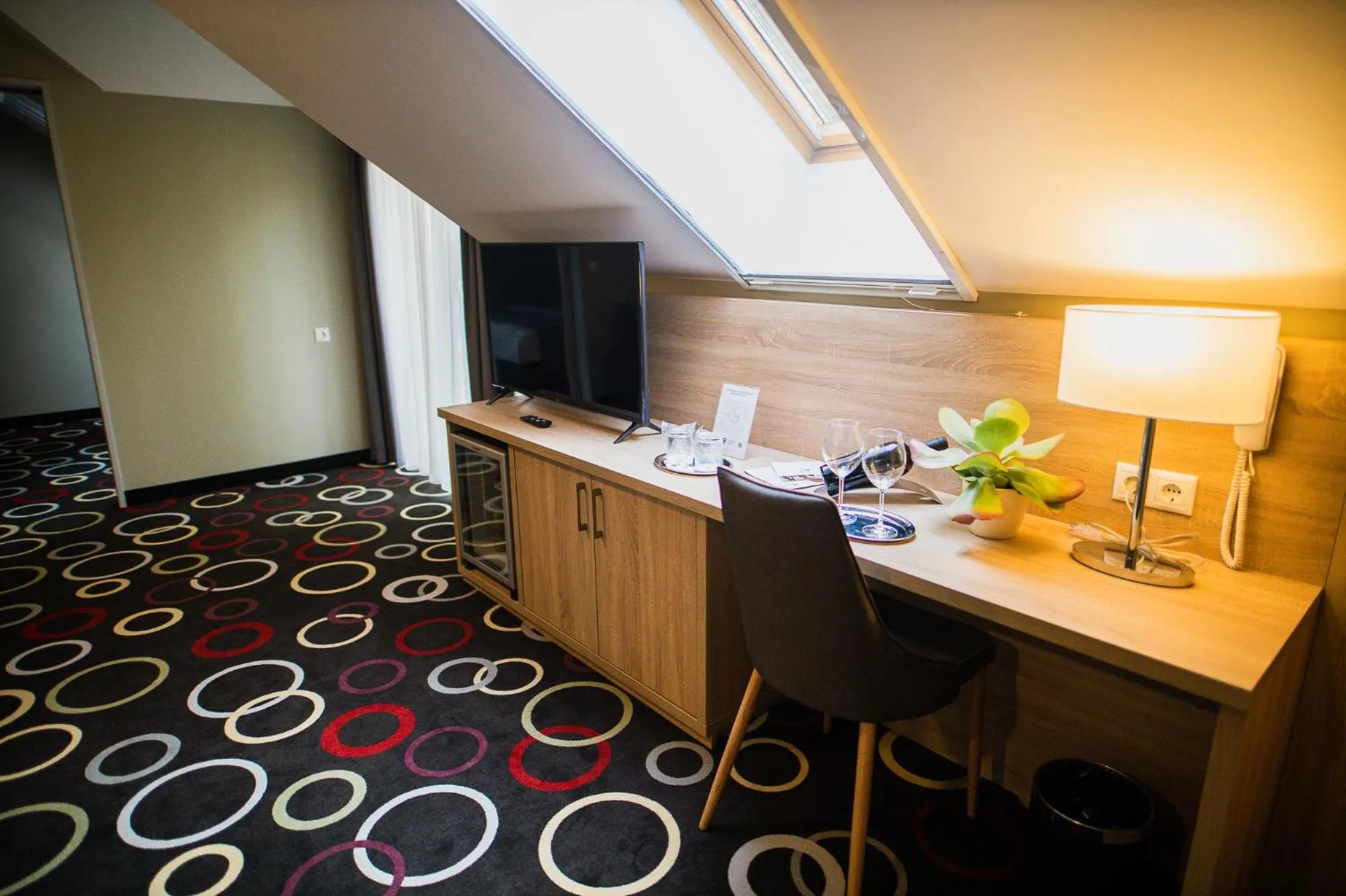 TV and multimedia in Garden Hotel Wellness és Konferencia