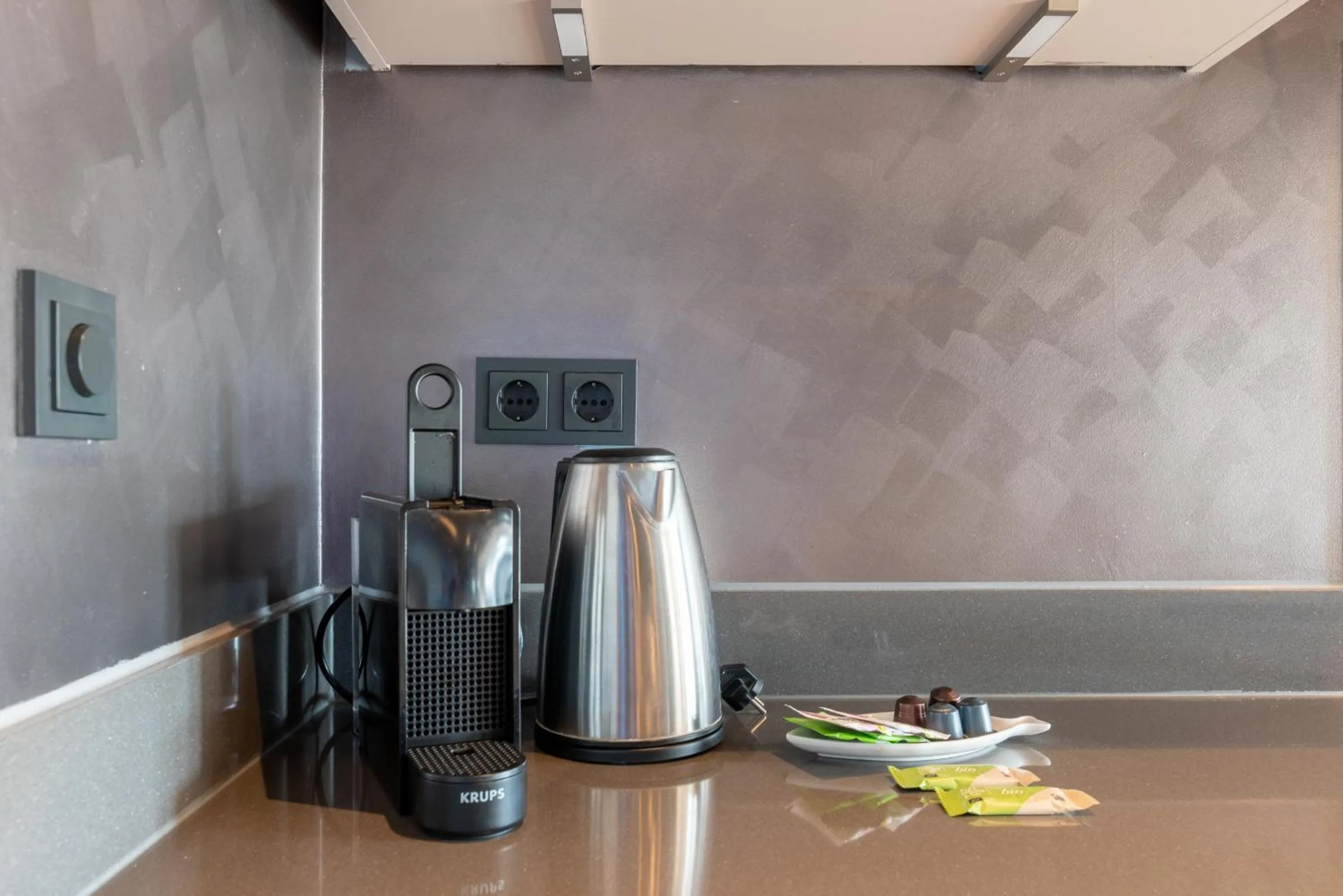 Coffee/tea facilities in Beach Villa & Studio