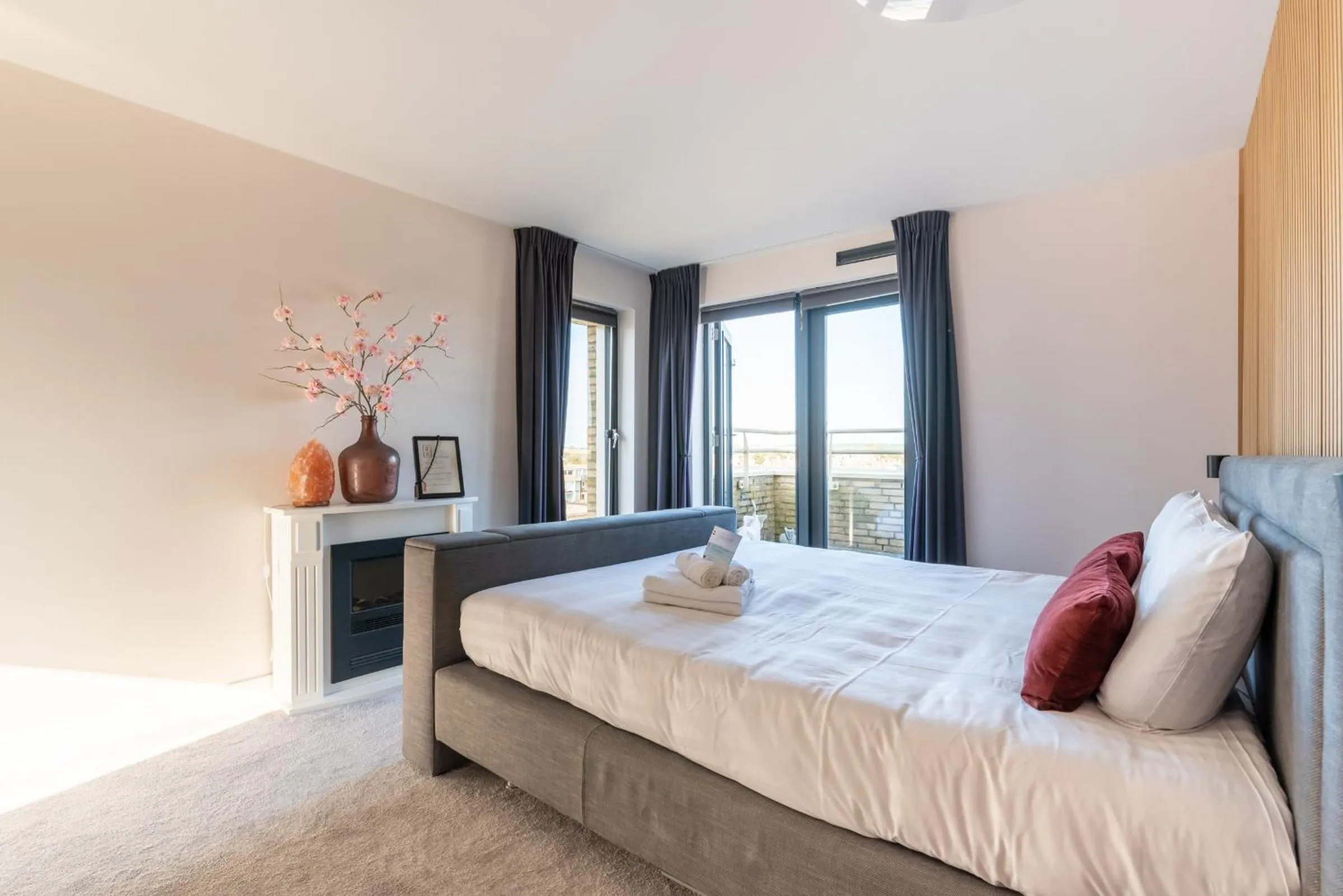 Bed in Beach Villa & Studio