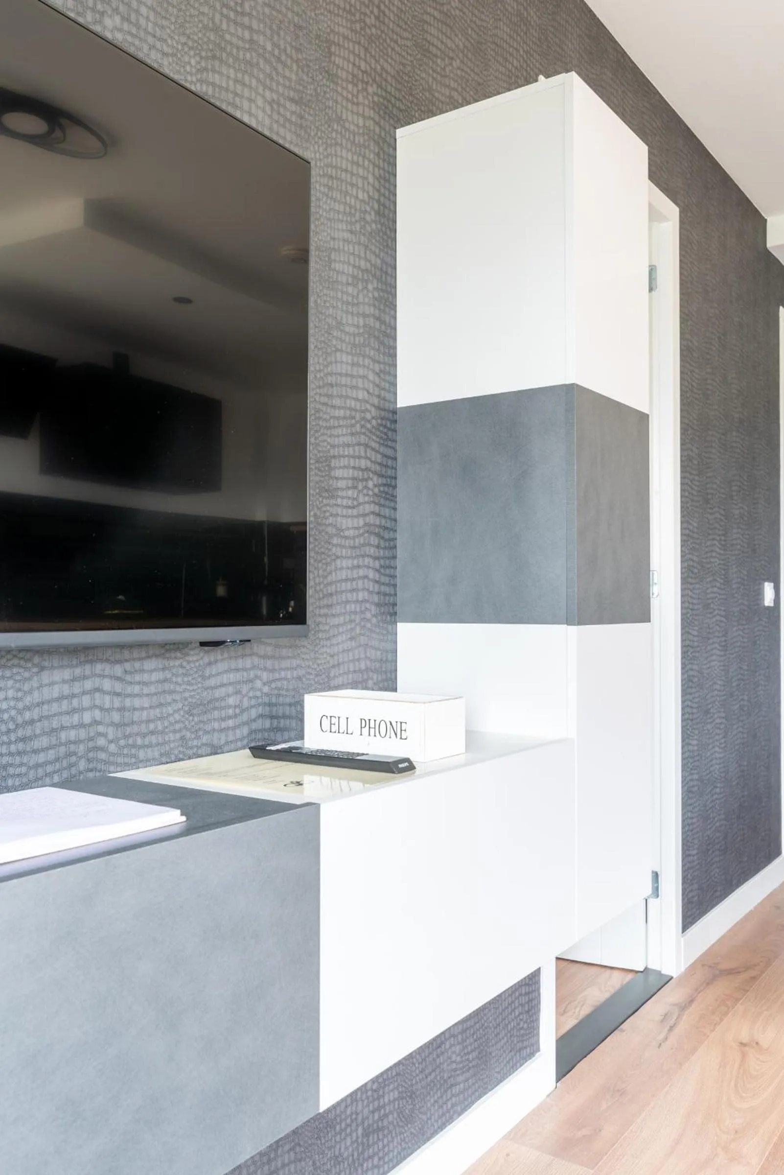TV and multimedia in Beach Villa & Studio