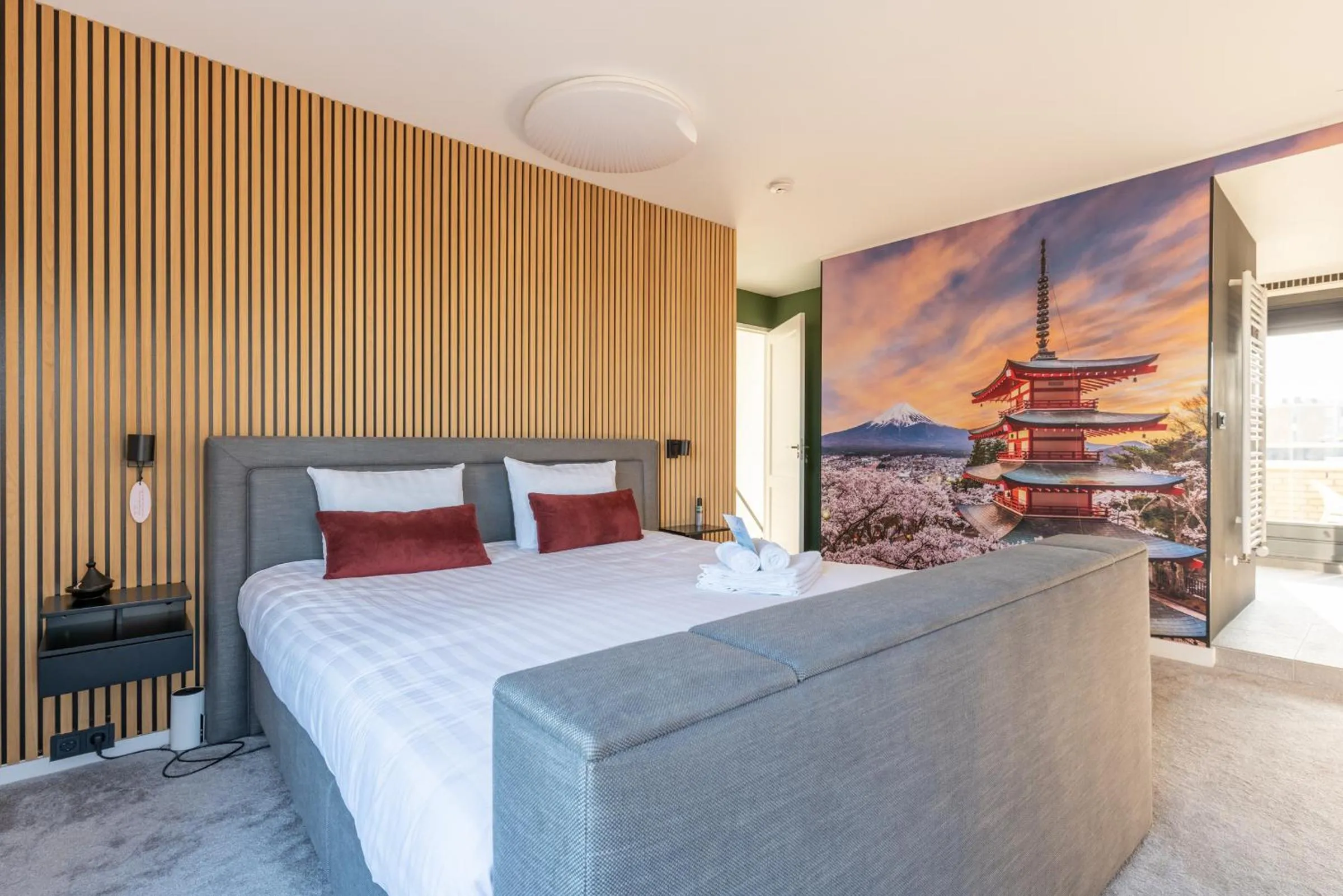 Bed in Beach Villa & Studio