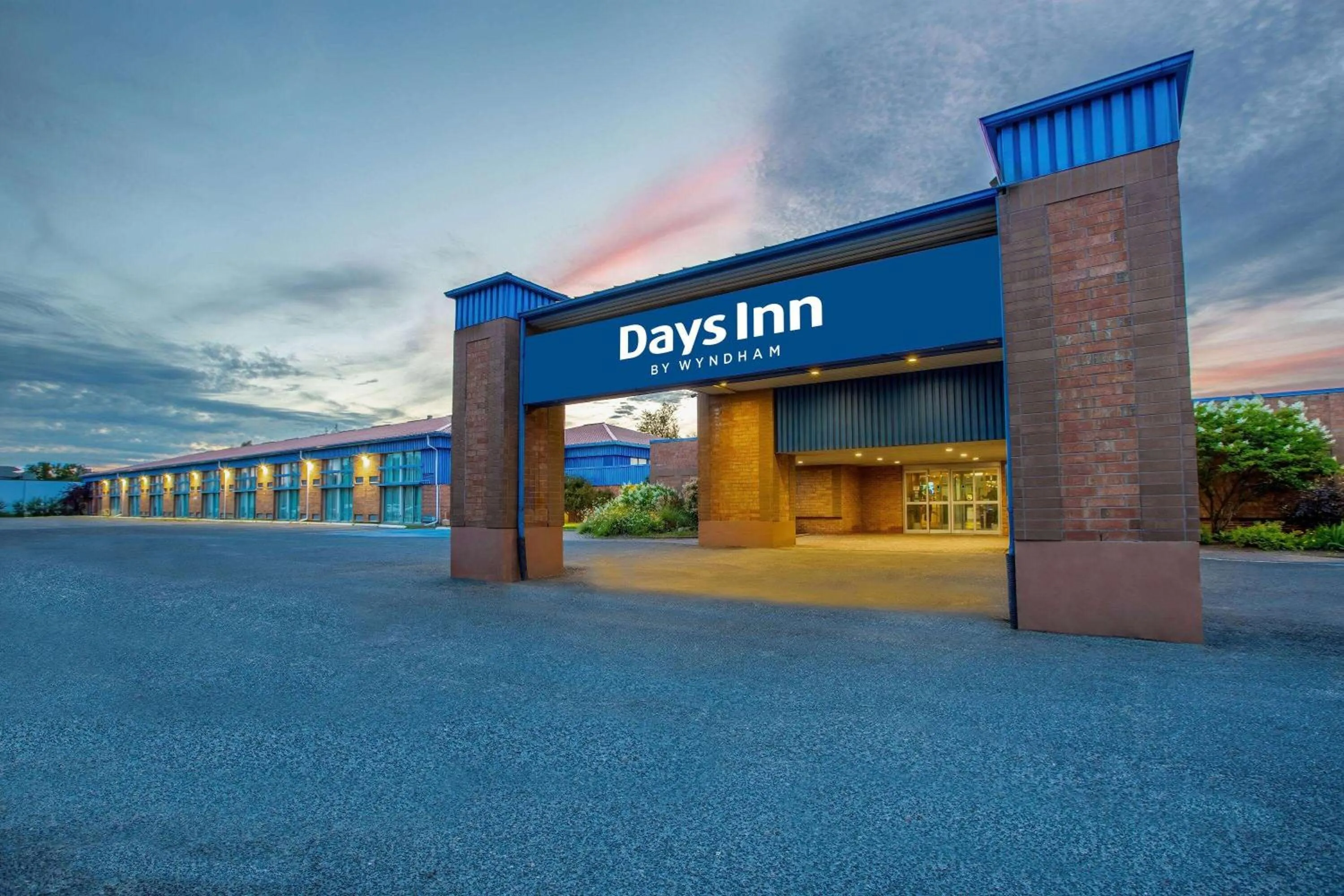 Property building in Days Inn by Wyndham Sudbury & Conference Centre
