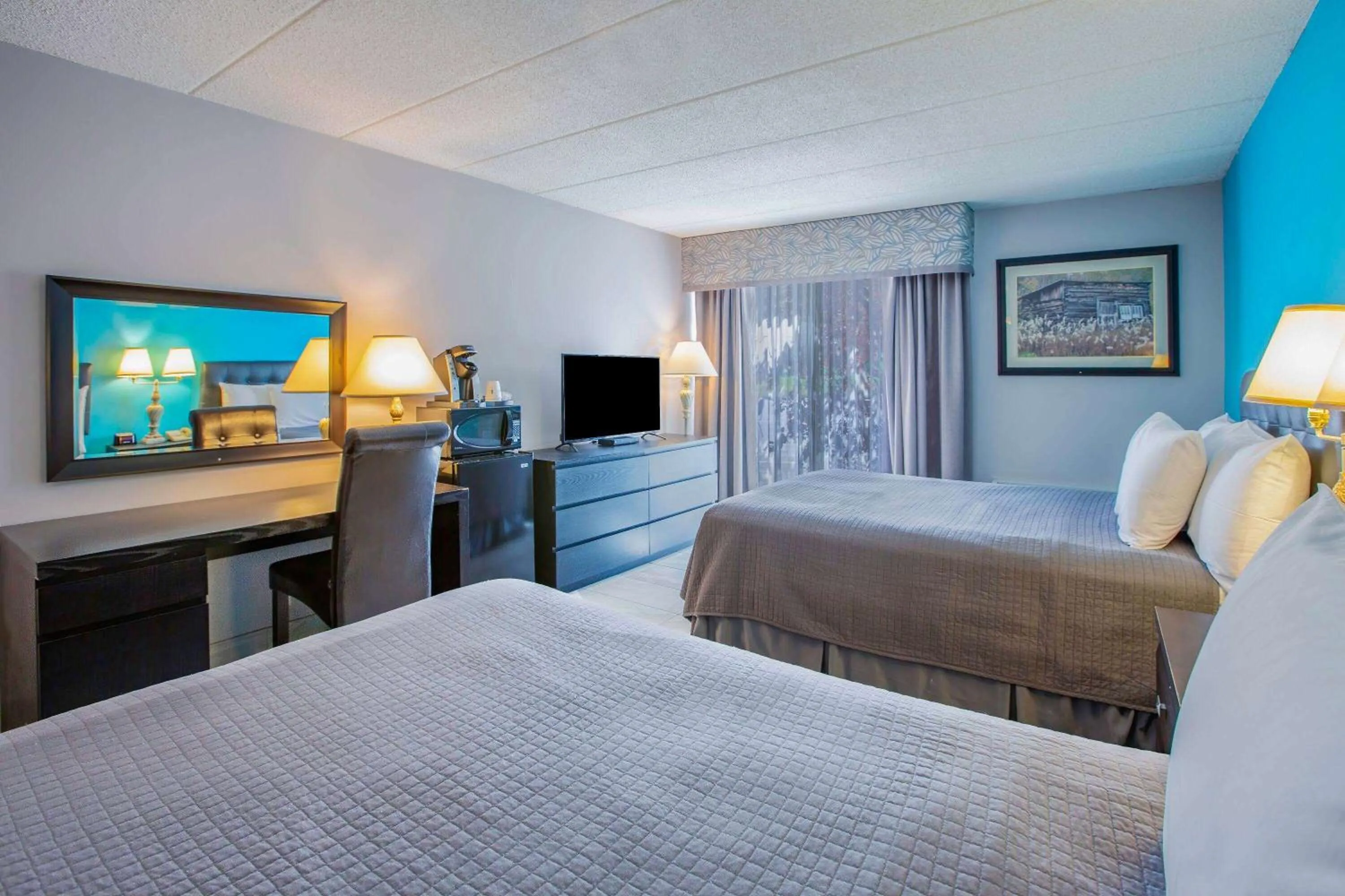 Bed in Days Inn by Wyndham Sudbury & Conference Centre