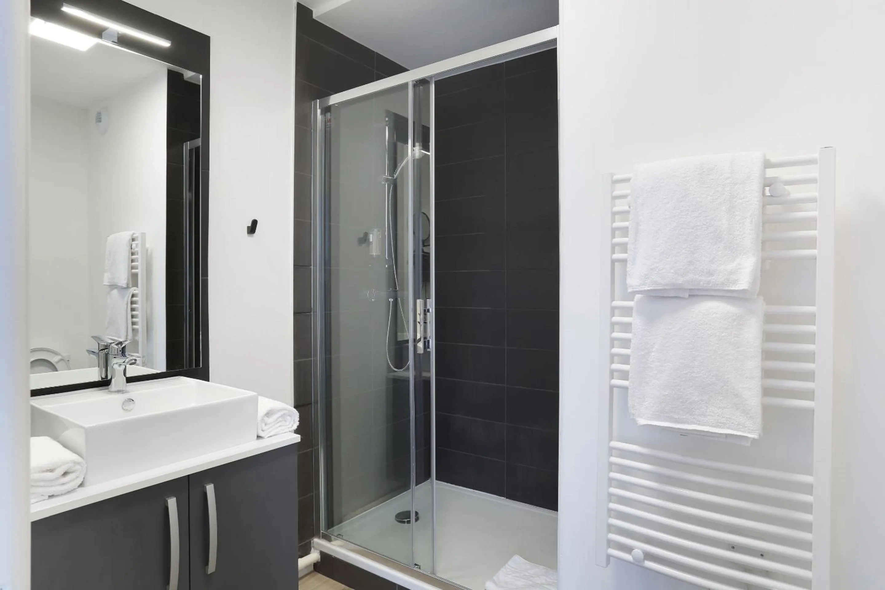 Bathroom in Appart Hotel Odalys City Toulouse Centre Compans Caffarelli