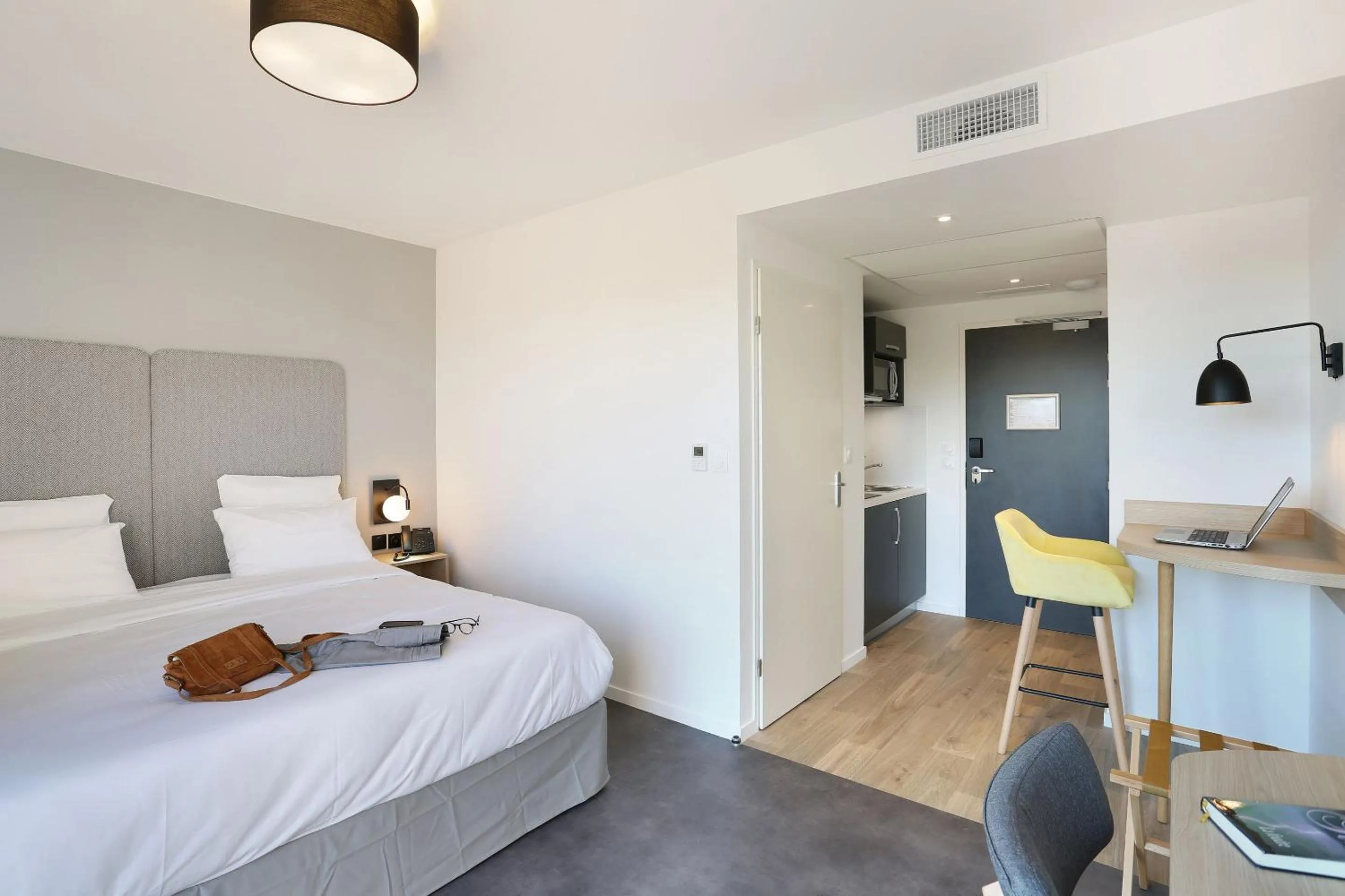 Photo of the whole room, Bed in Appart Hotel Odalys City Toulouse Centre Compans Caffarelli