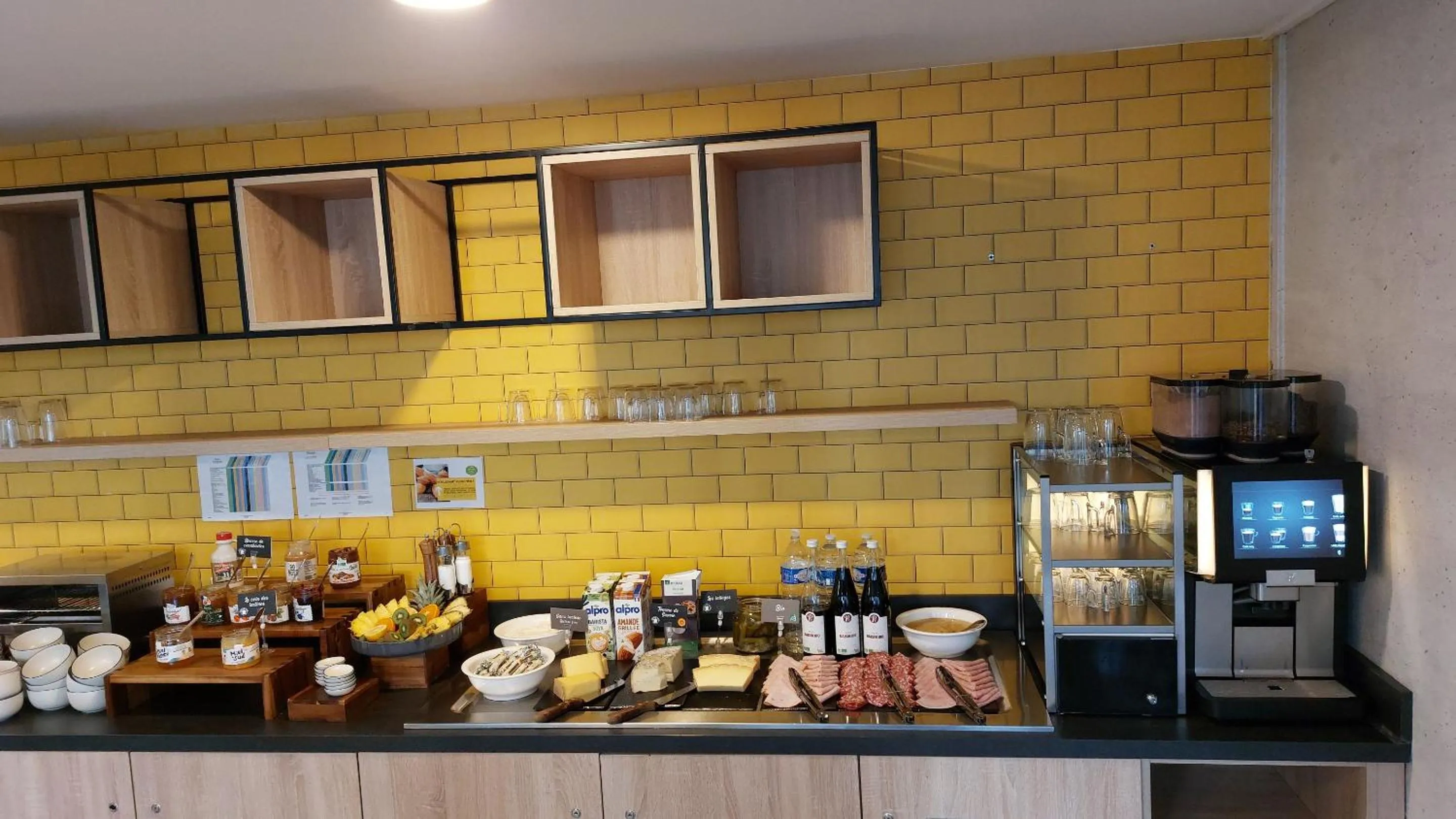 Breakfast in Appart Hotel Odalys City Toulouse Centre Compans Caffarelli