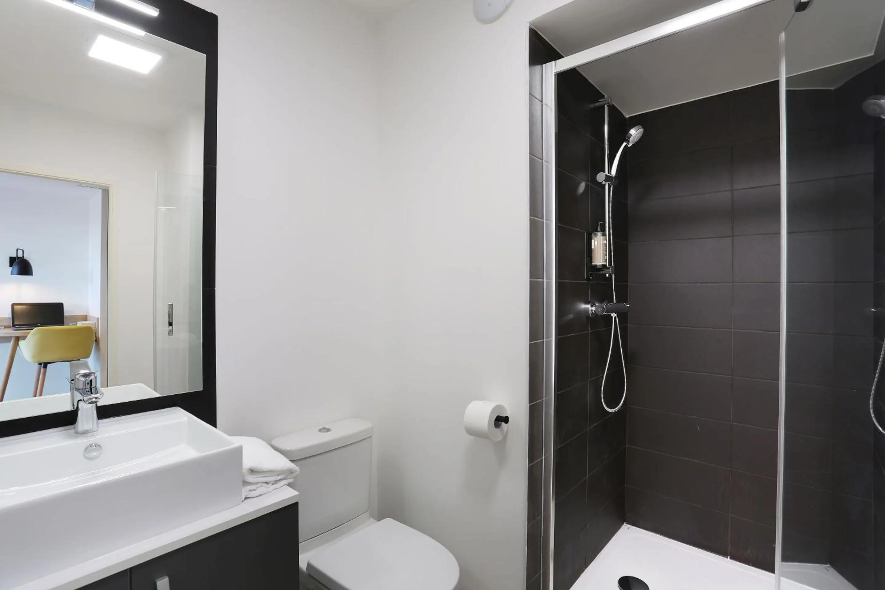 Bathroom in Appart Hotel Odalys City Toulouse Centre Compans Caffarelli