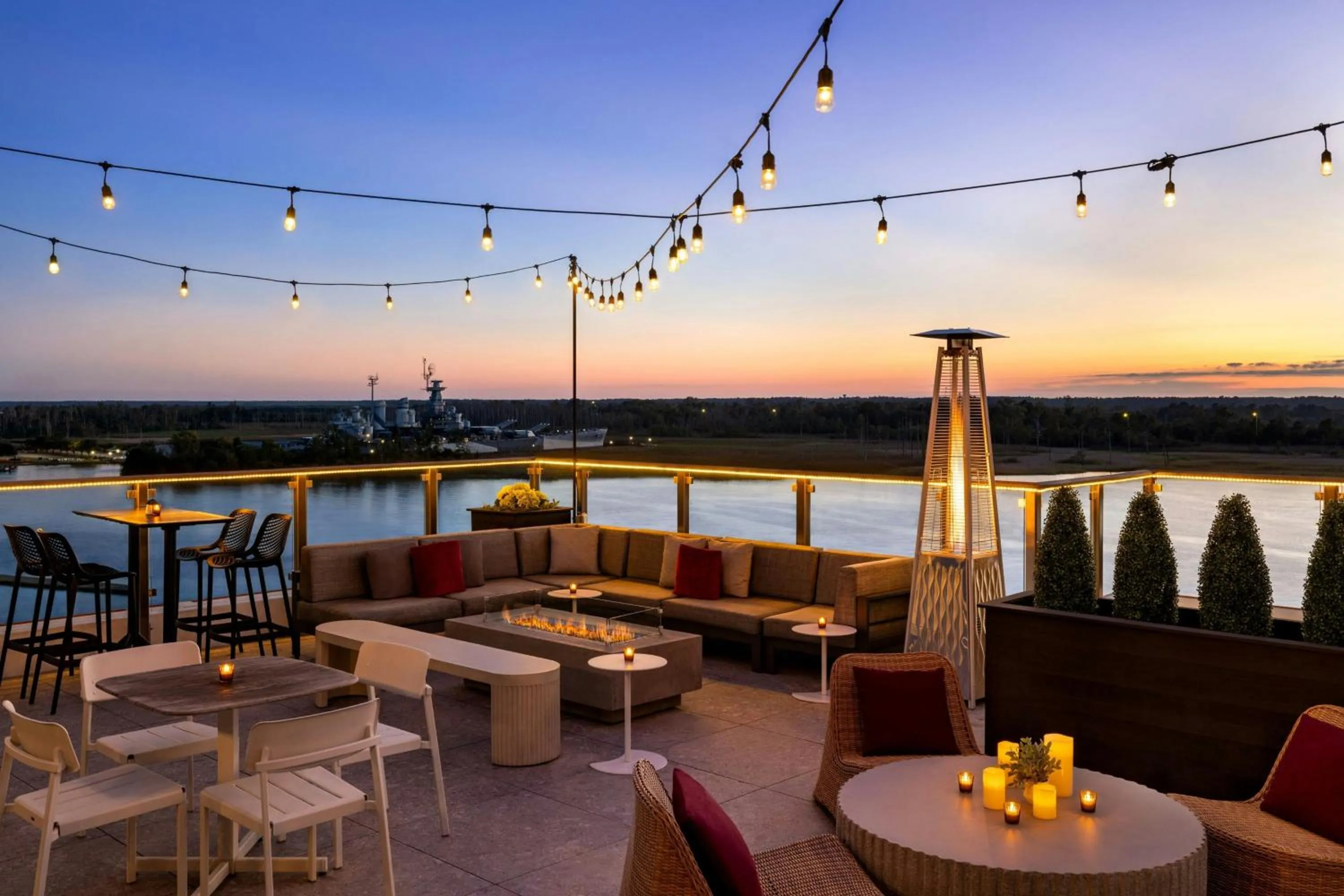 Restaurant/places to eat in Aloft Wilmington at Coastline Center