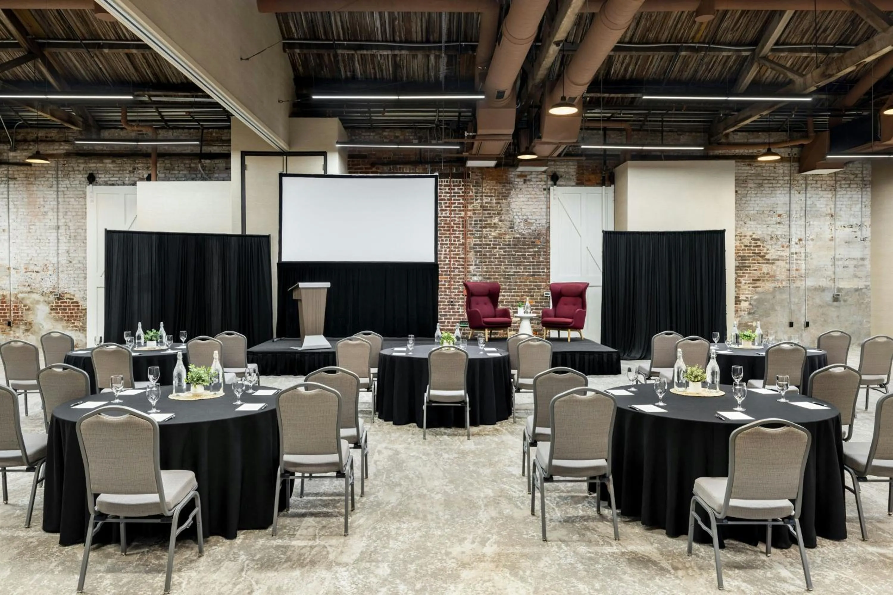 Meeting/conference room in Aloft Wilmington at Coastline Center