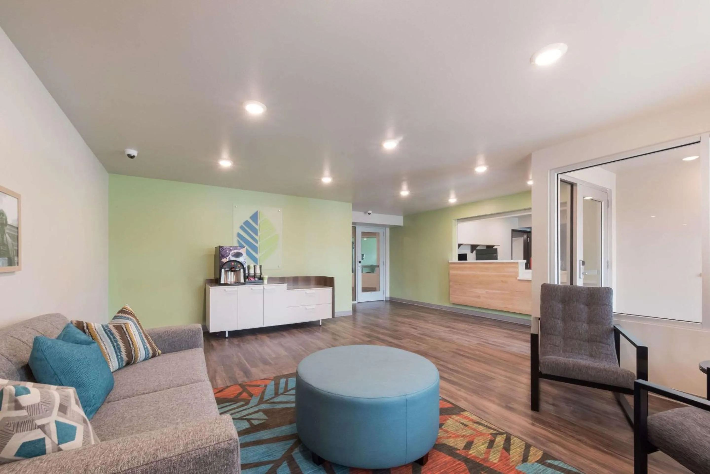 Lobby or reception in WoodSpring Suites Philadelphia Northeast