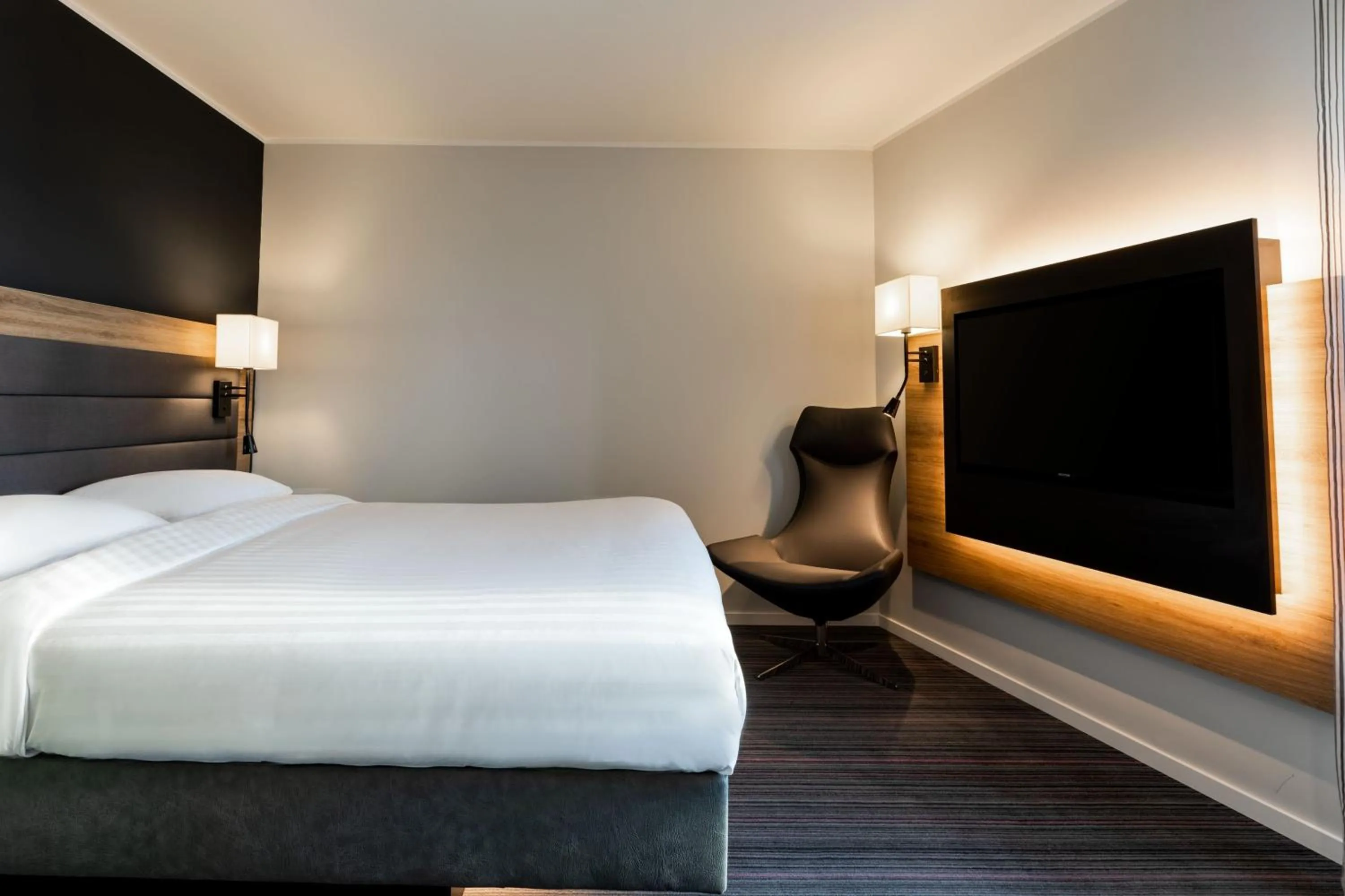 Bedroom, Bed in Moxy Glasgow SEC