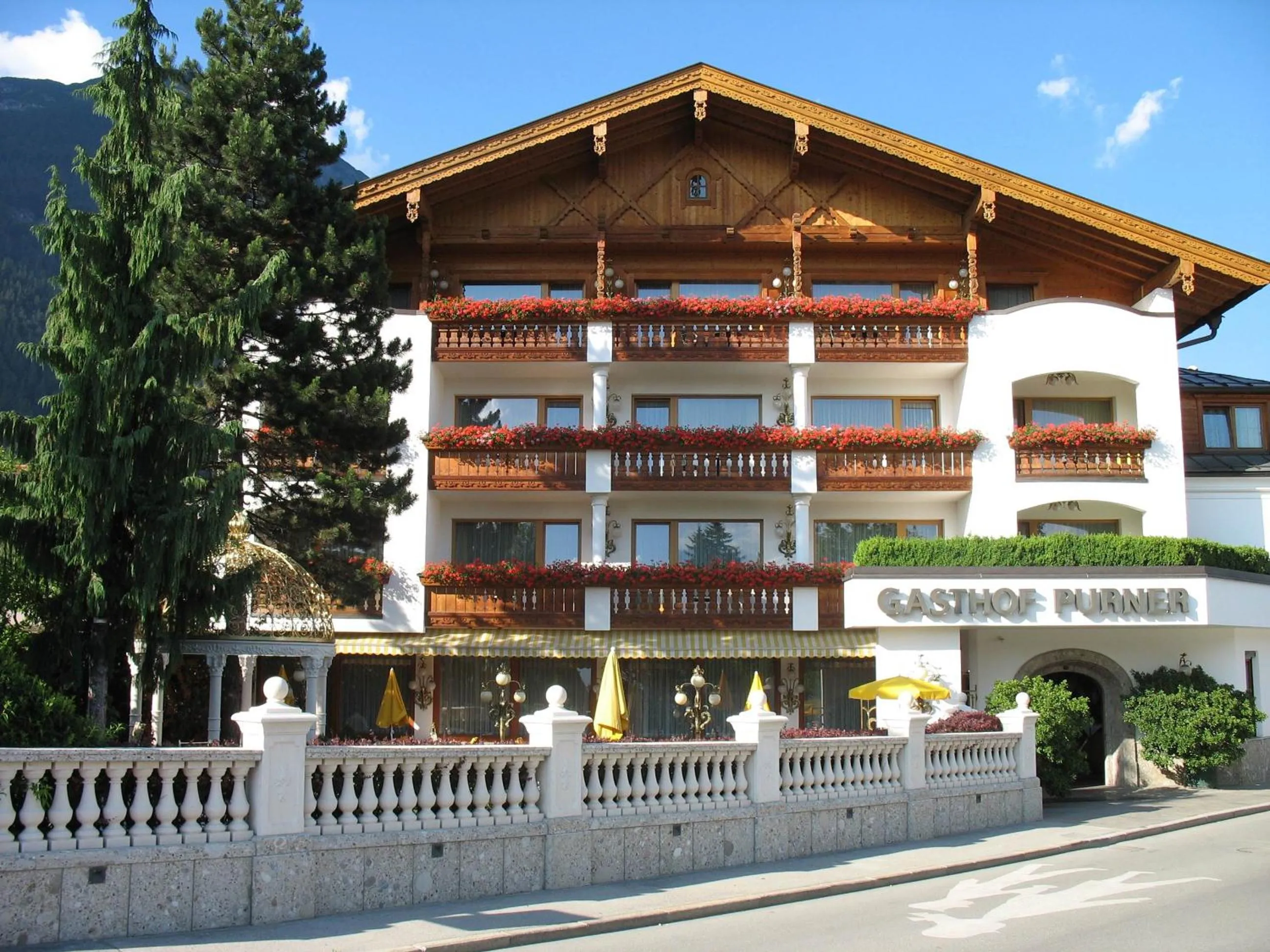 Property building in Hotel Purner