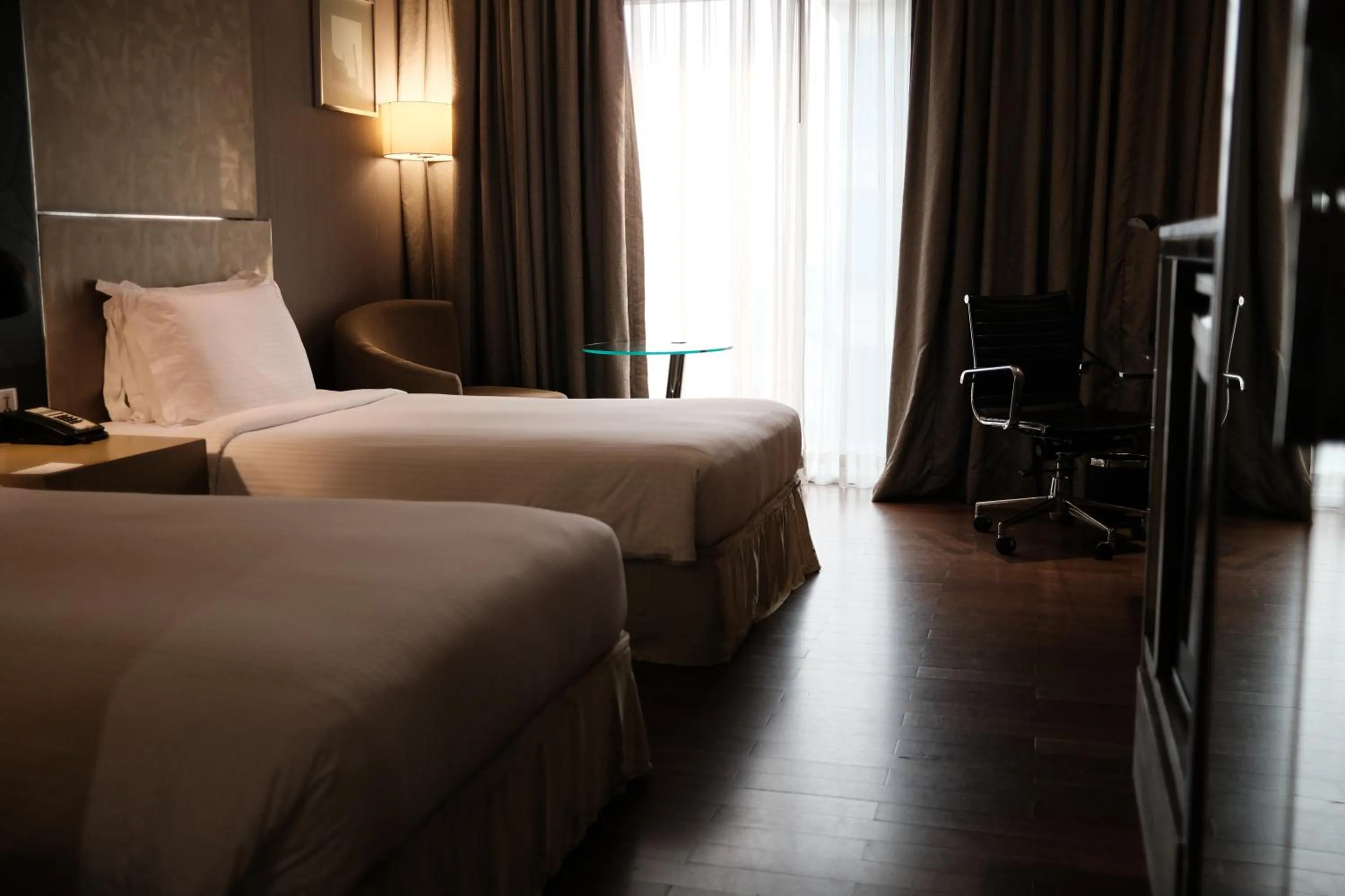 Bed in Holiday Inn New Delhi Aerocity by IHG