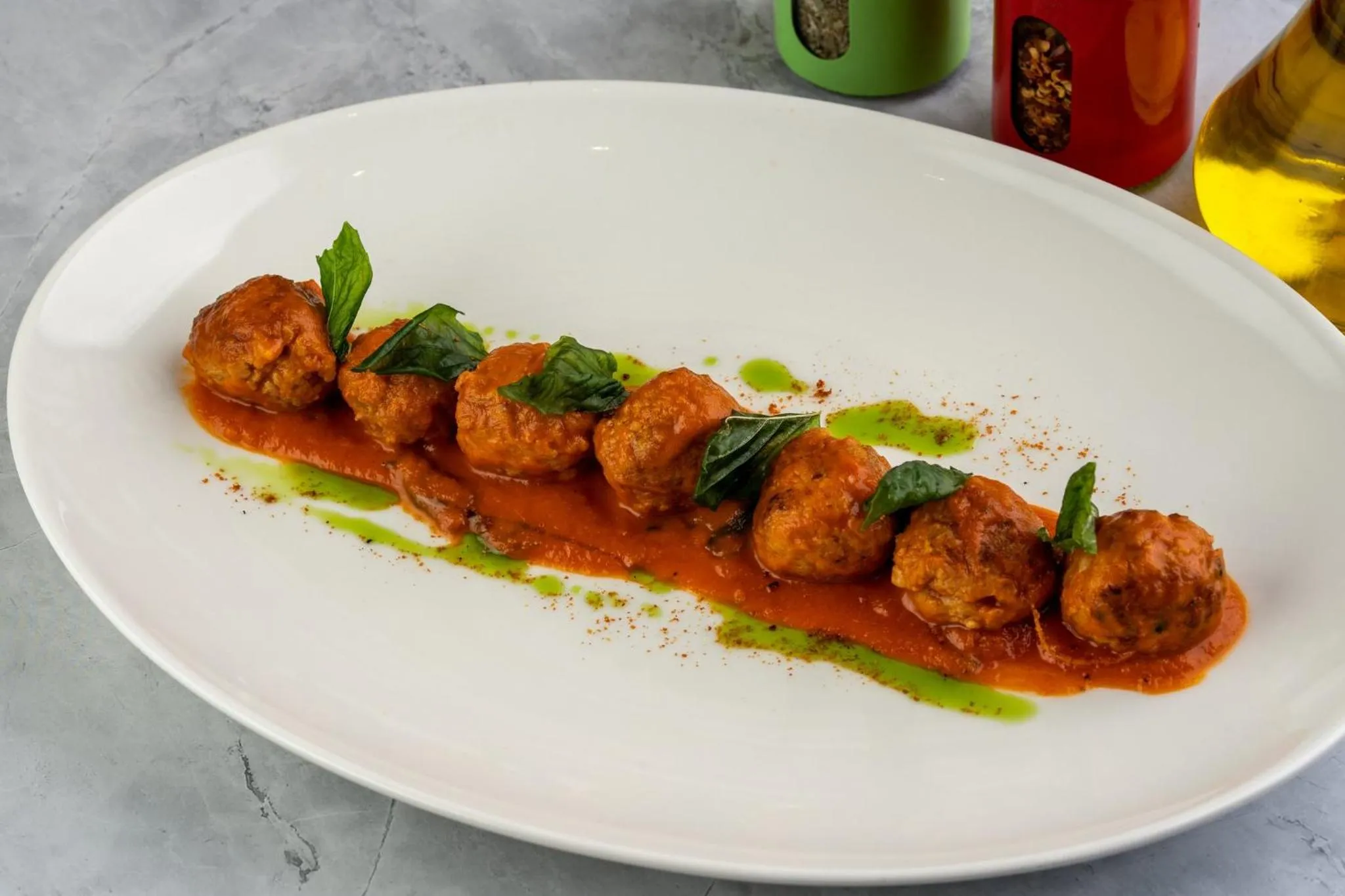 Restaurant/places to eat in Holiday Inn New Delhi Aerocity by IHG