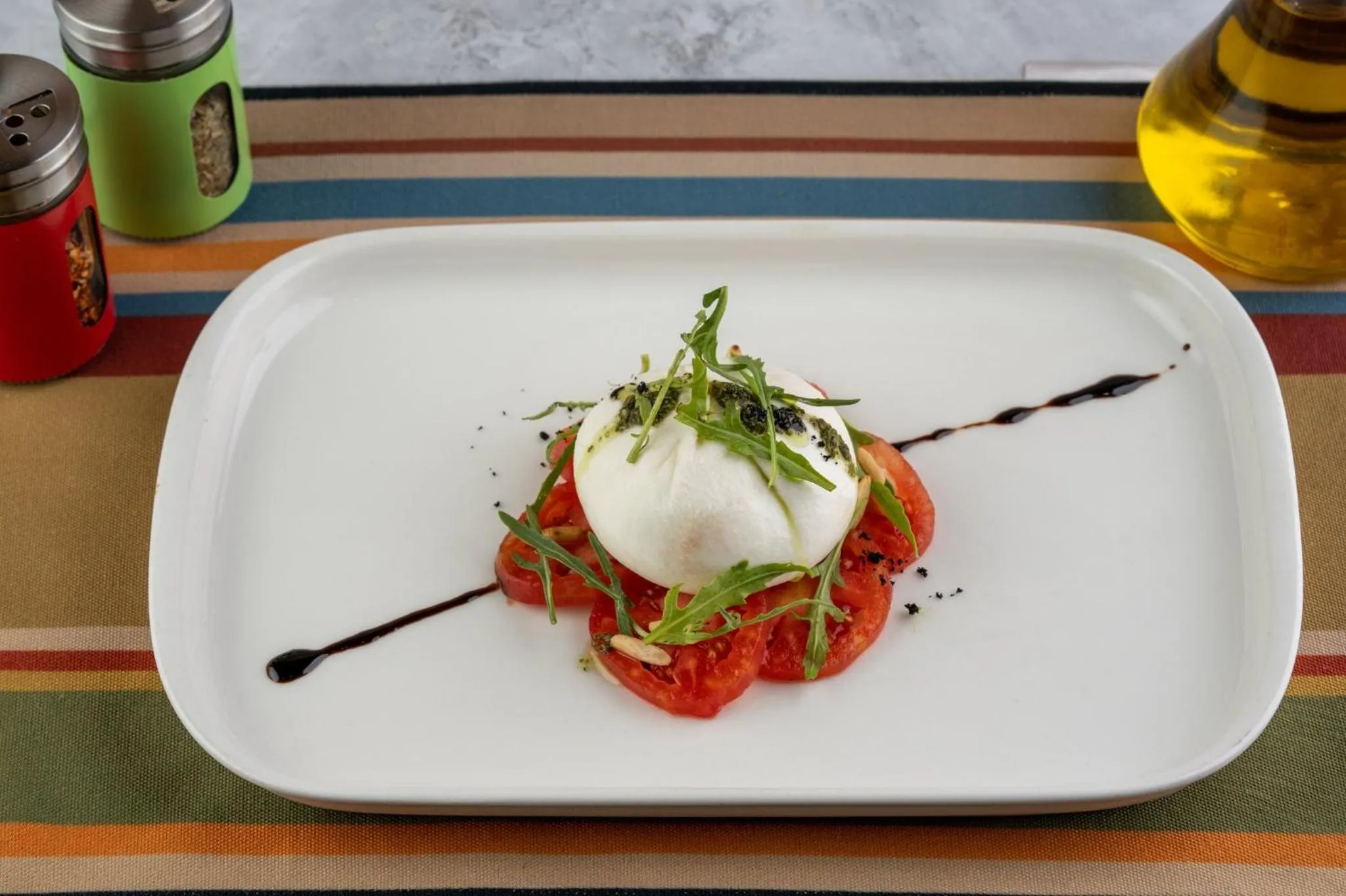 Restaurant/places to eat in Holiday Inn New Delhi Aerocity by IHG