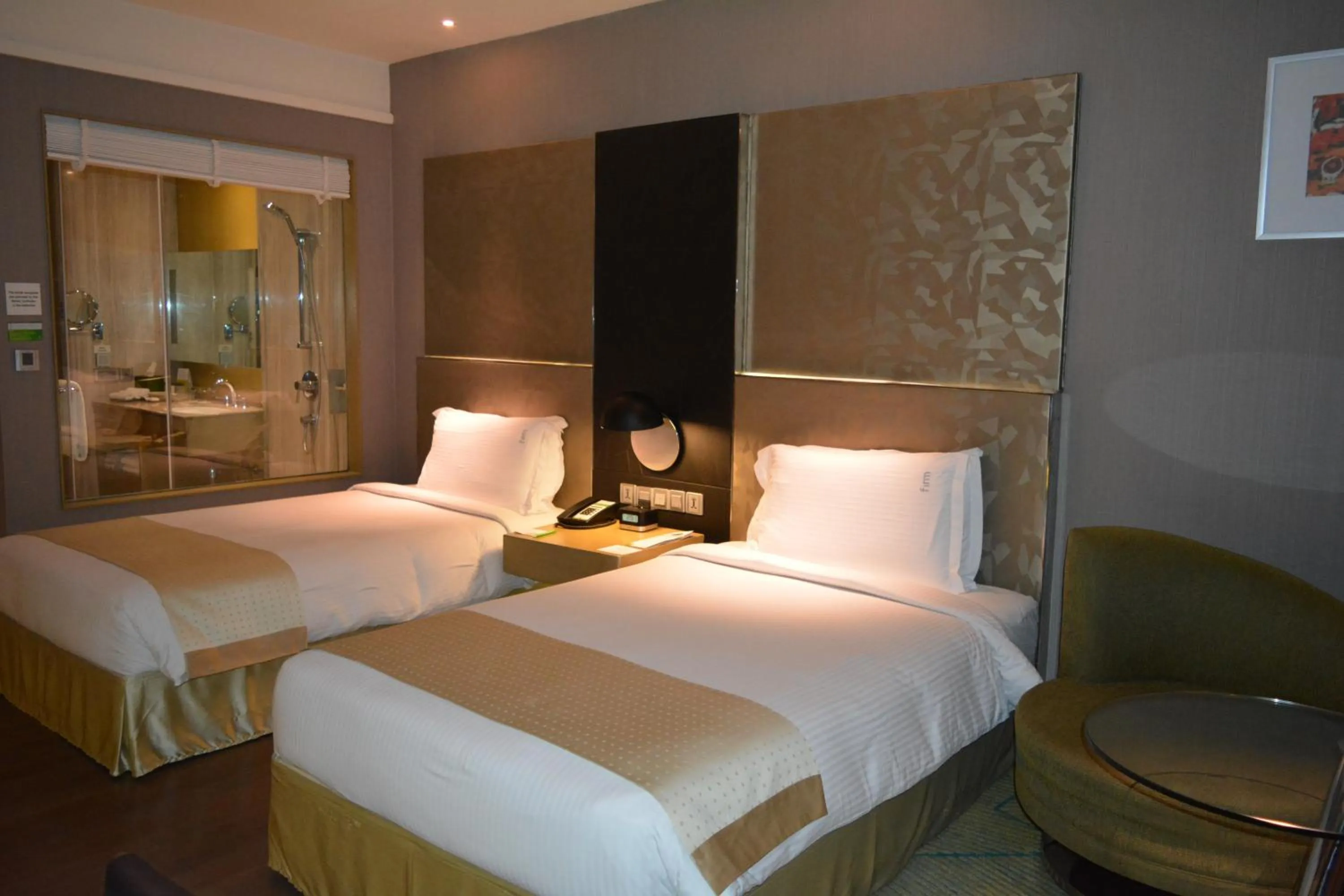 Bed in Holiday Inn New Delhi Aerocity by IHG