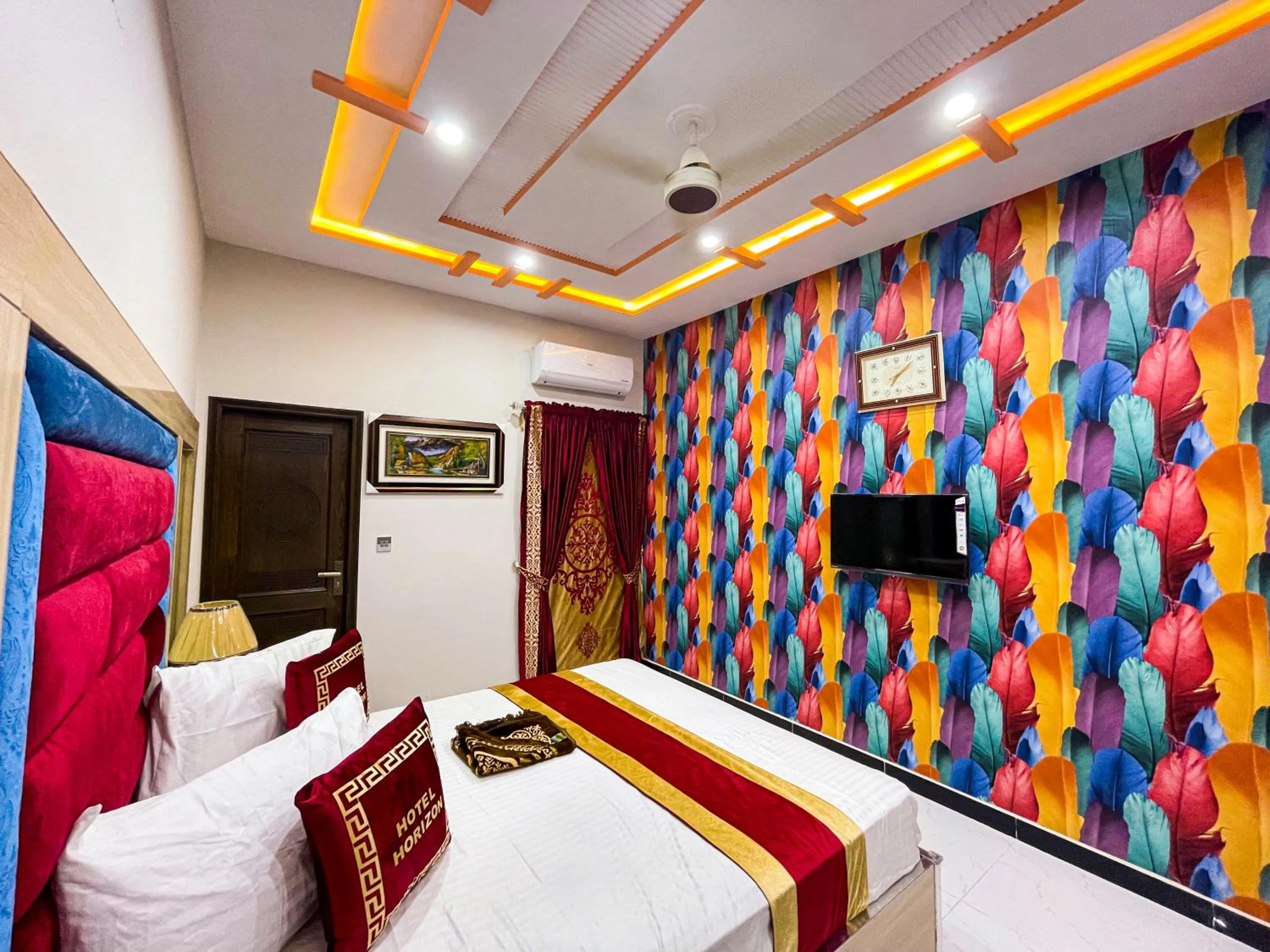 Photo of the whole room, Bed in Horizon Hotel