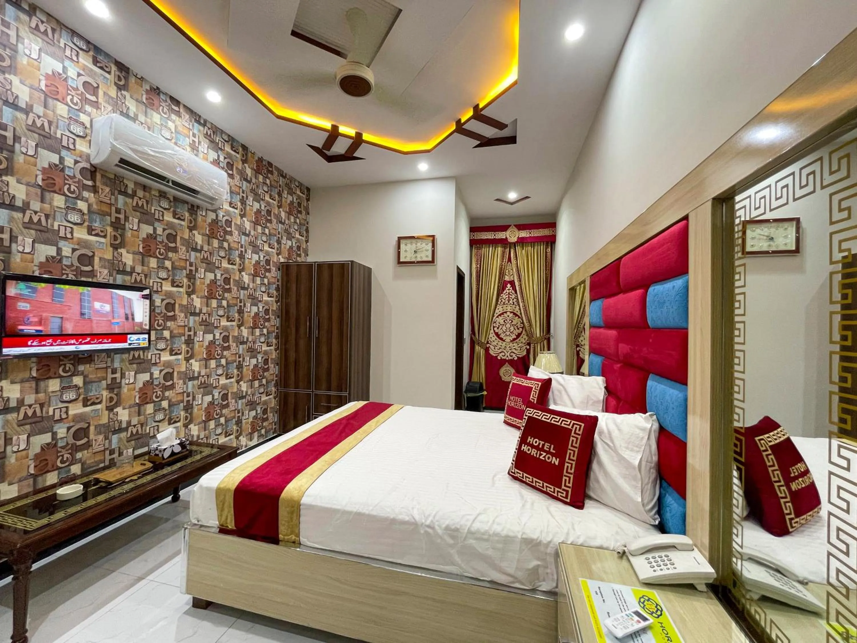 Photo of the whole room, Bed in Horizon Hotel