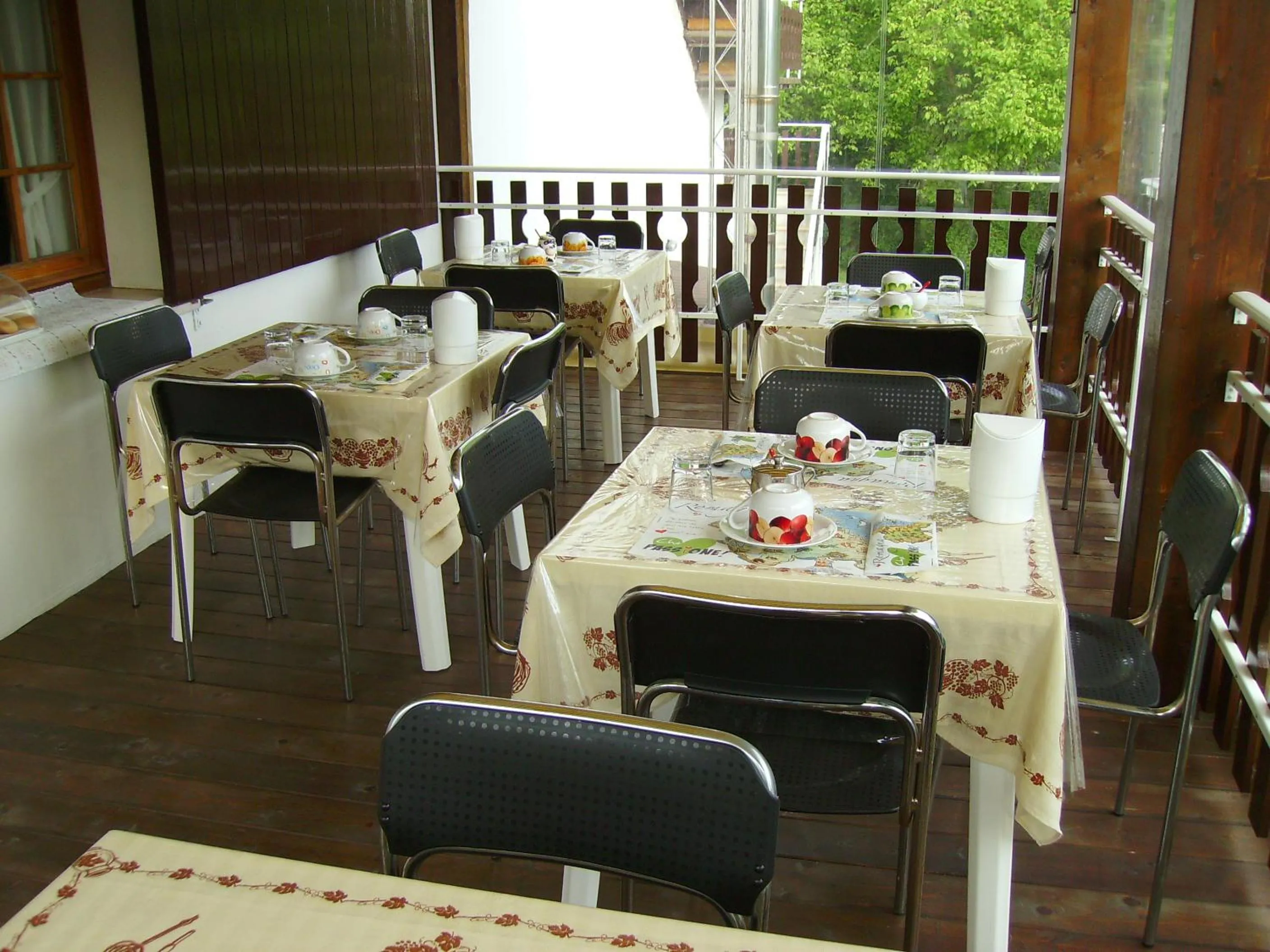 Restaurant/places to eat in Il Prato