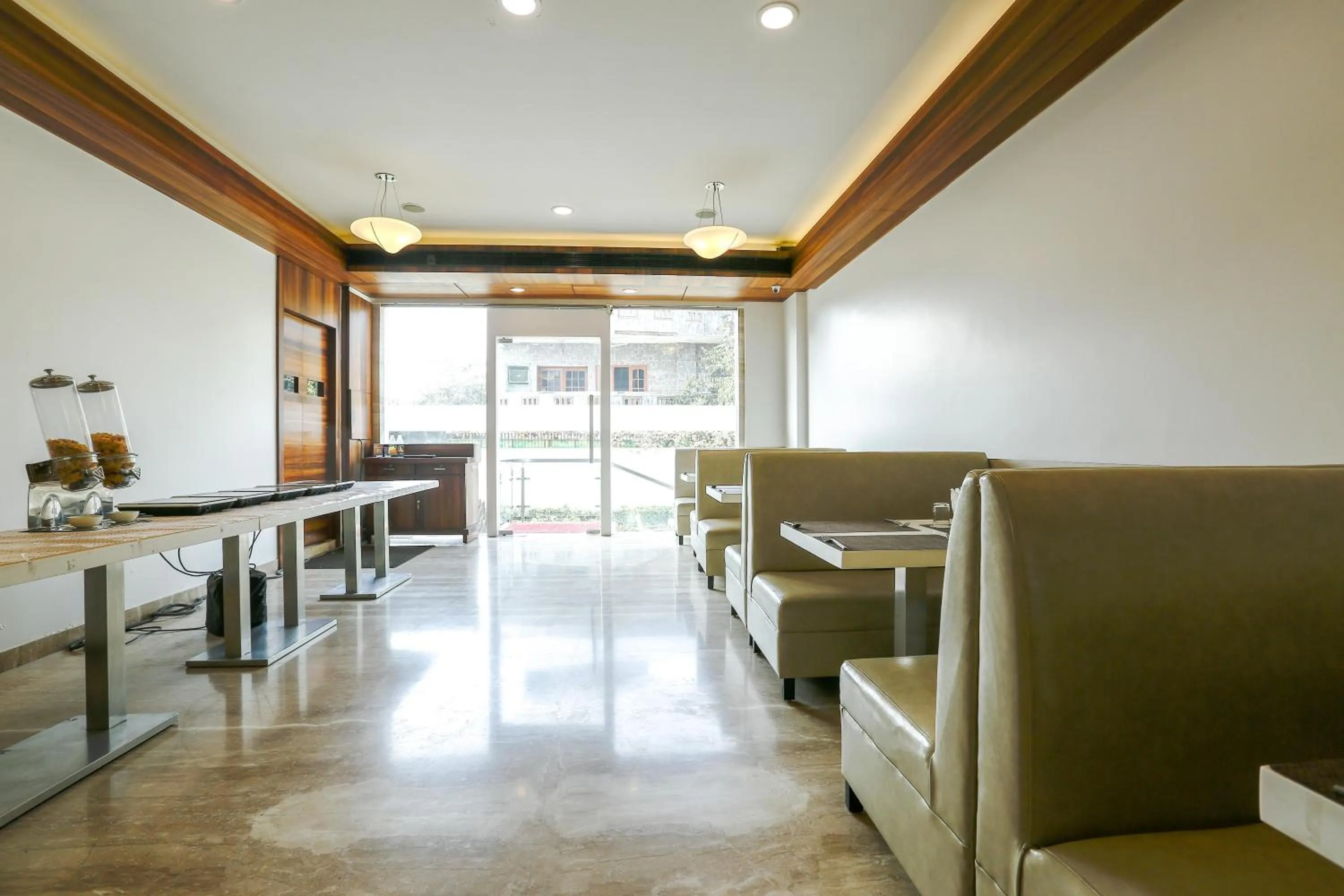 Restaurant/places to eat in Treebo Premium Eden Residency Near Sec 29