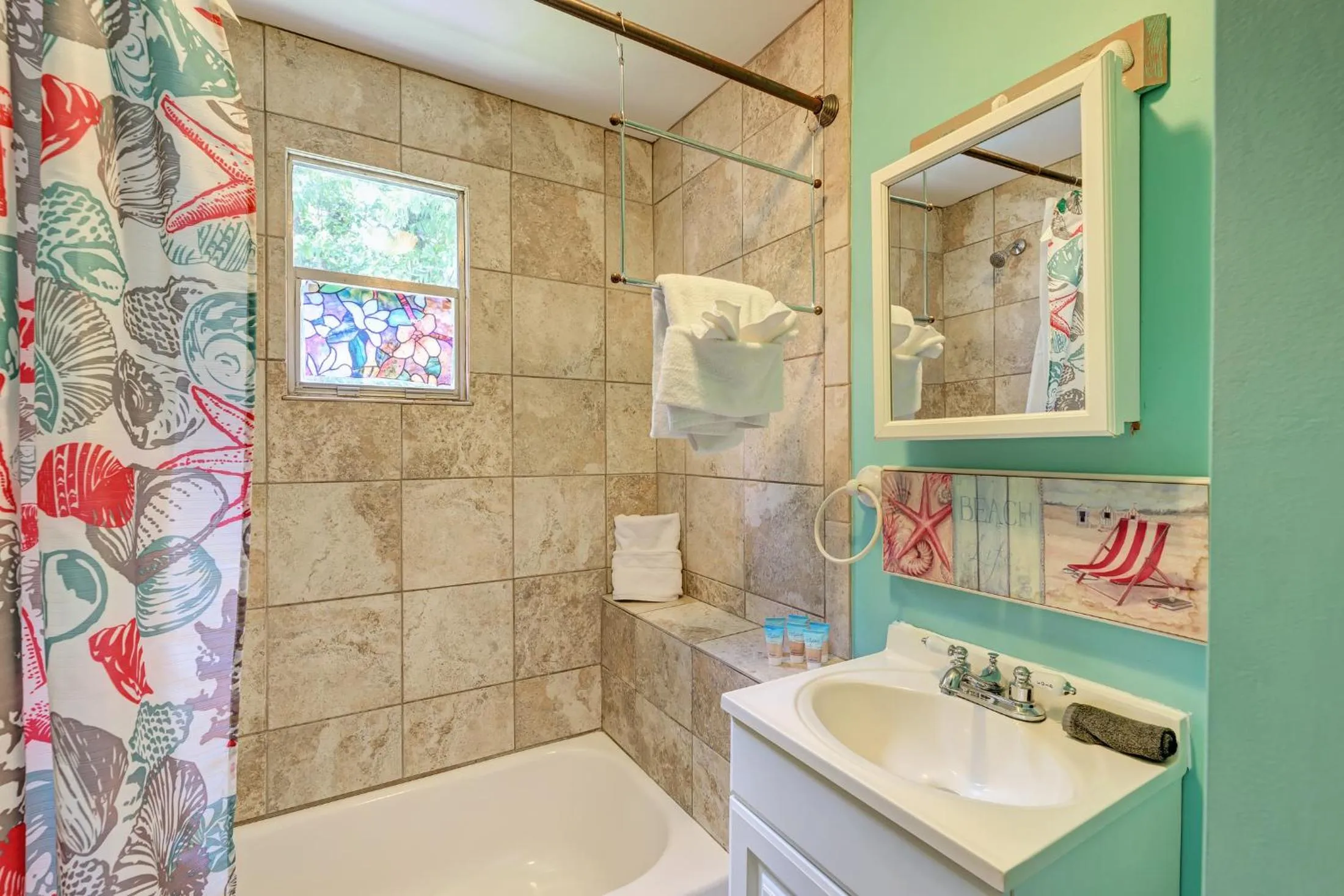 Property building in Ami Lighthouse Cottage-One Minute Walk To The Beach-Keyless Locks